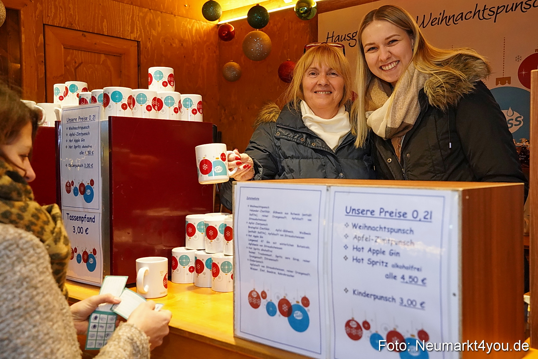 Weihnachtsmarkt Neumarkt Eroeffnung 0029