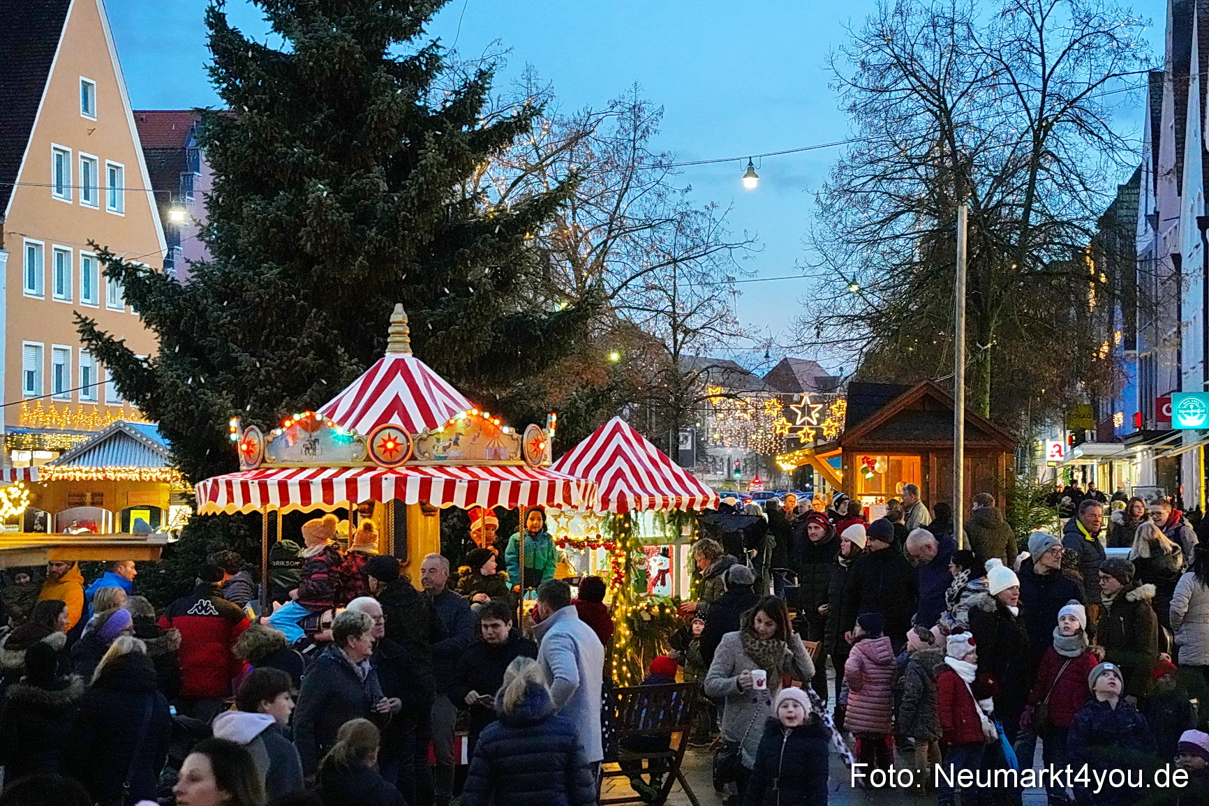 Weihnachtsmarkt Neumarkt Eroeffnung 0040