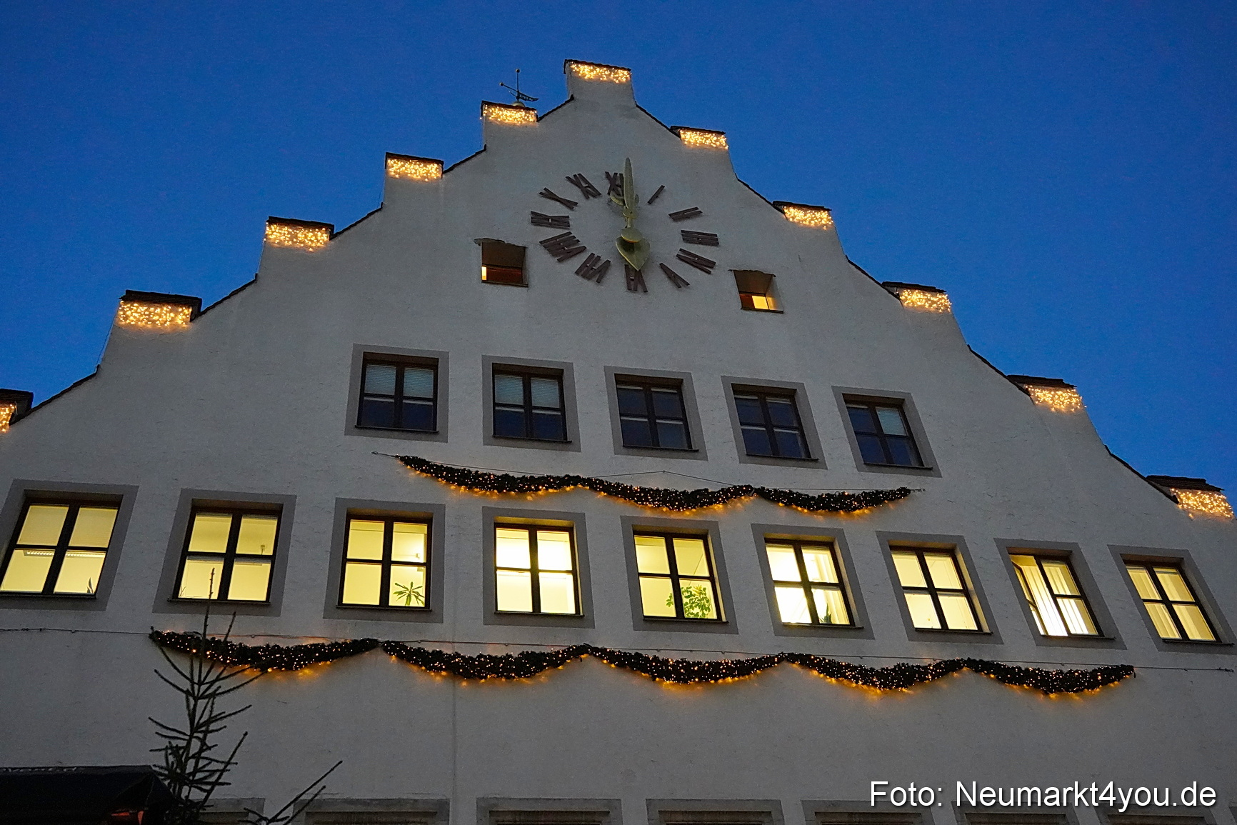 Weihnachtsmarkt Neumarkt Eroeffnung 0043