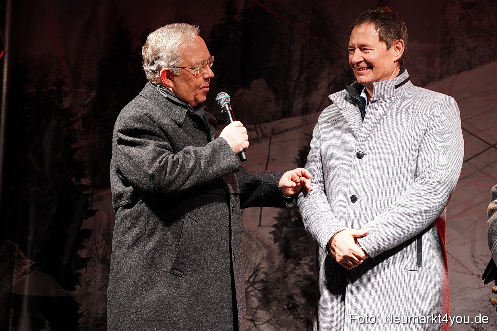 Weihnachtsmarkt Neumarkt Eroeffnung 0047
