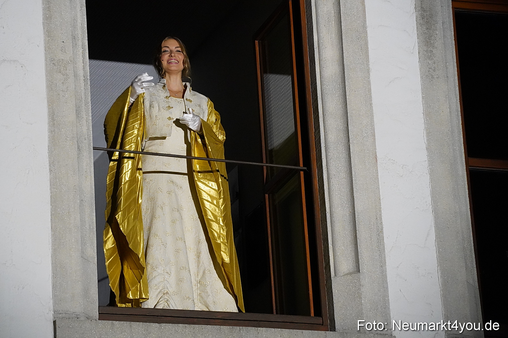 Weihnachtsmarkt Neumarkt Eroeffnung 0048
