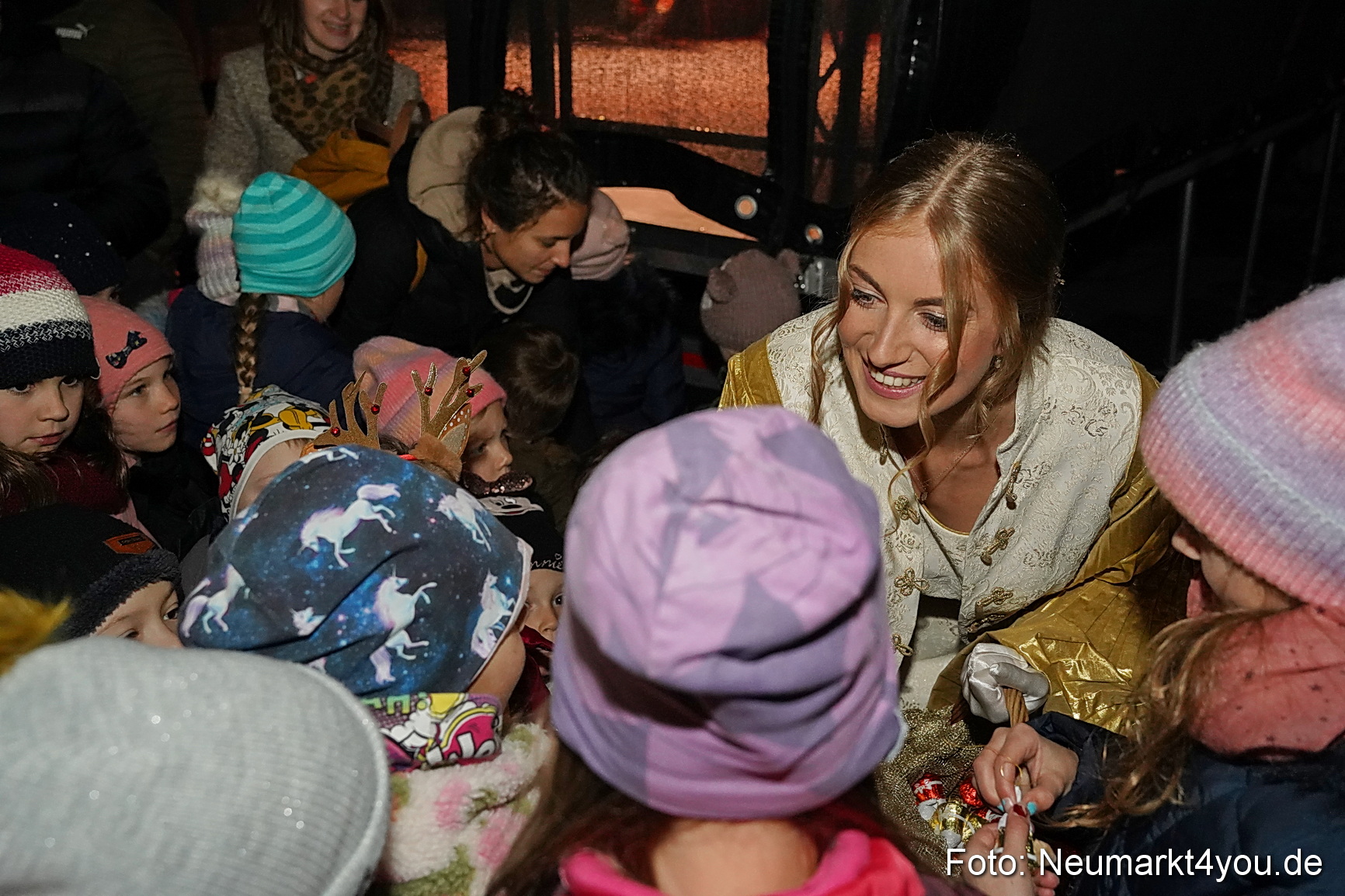 Weihnachtsmarkt Neumarkt Eroeffnung 0057