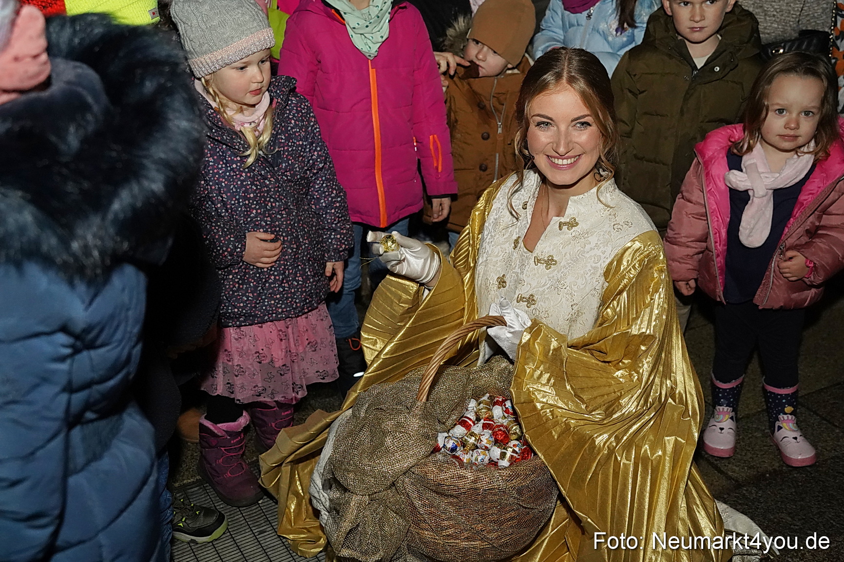 Weihnachtsmarkt Neumarkt Eroeffnung 0060