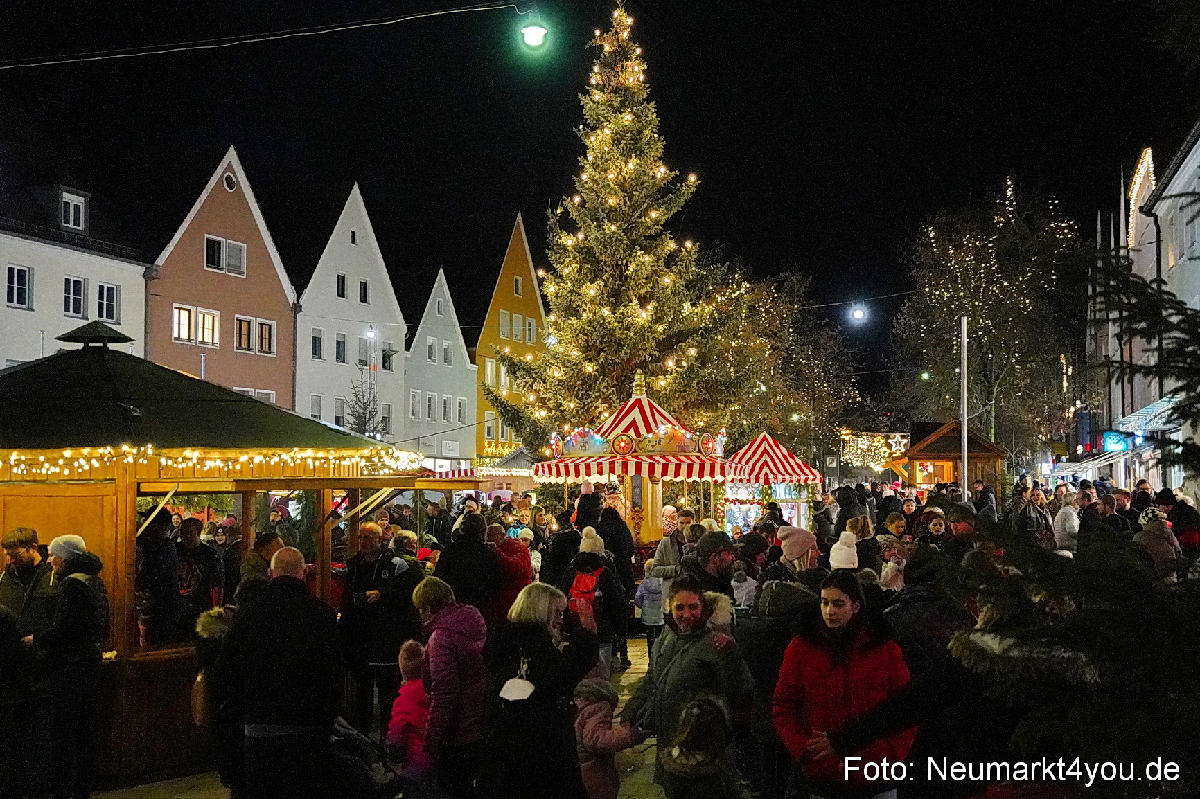 Weihnachtsmarkt Neumarkt Eroeffnung 0064