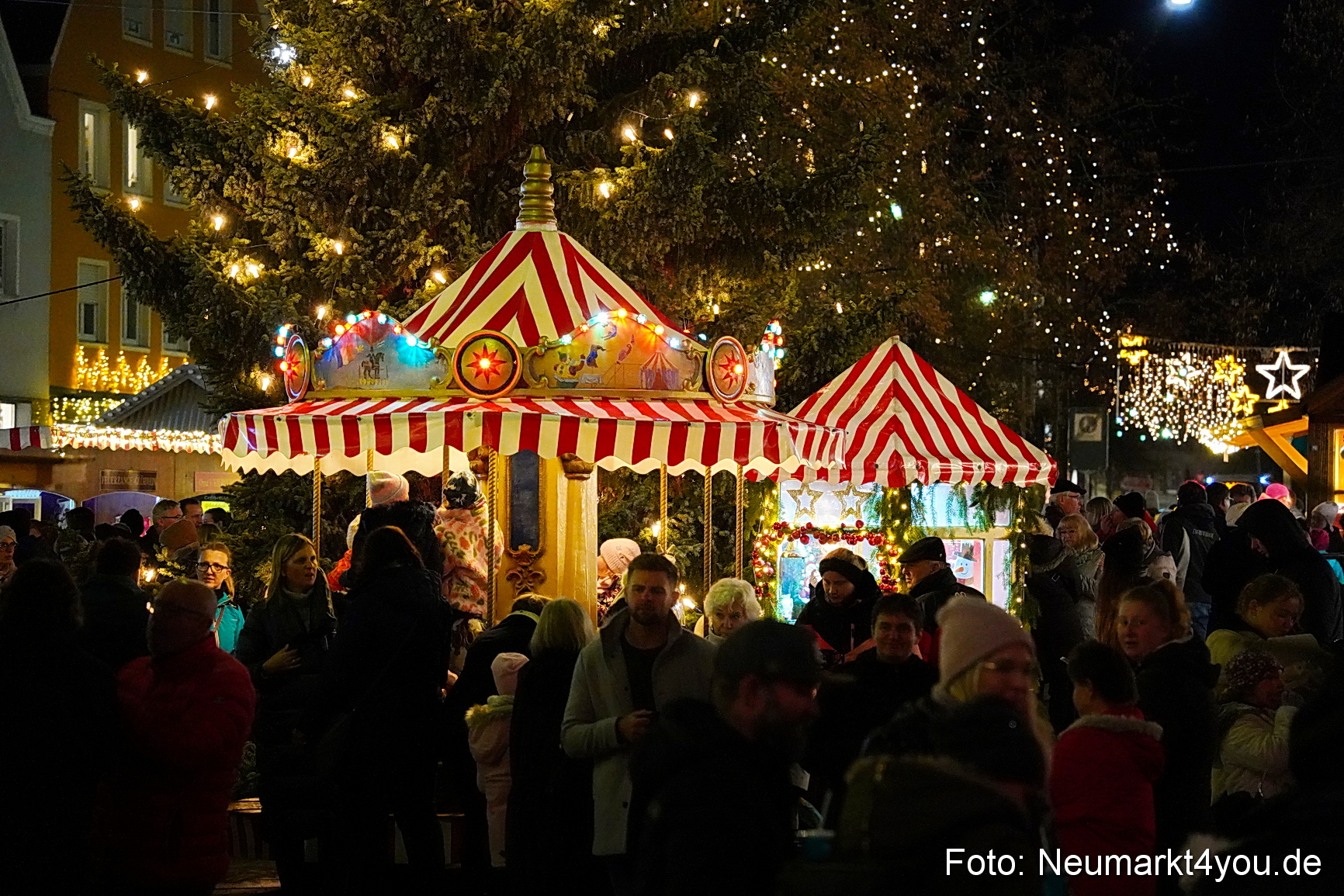 Weihnachtsmarkt Neumarkt Eroeffnung 0065