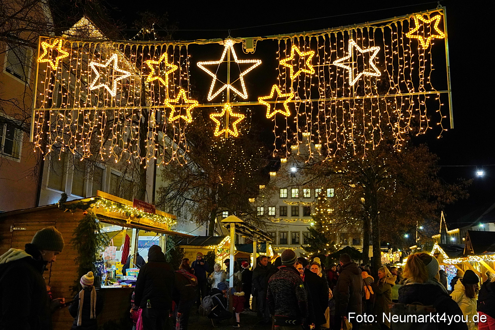 Weihnachtsmarkt Neumarkt Eroeffnung 0069