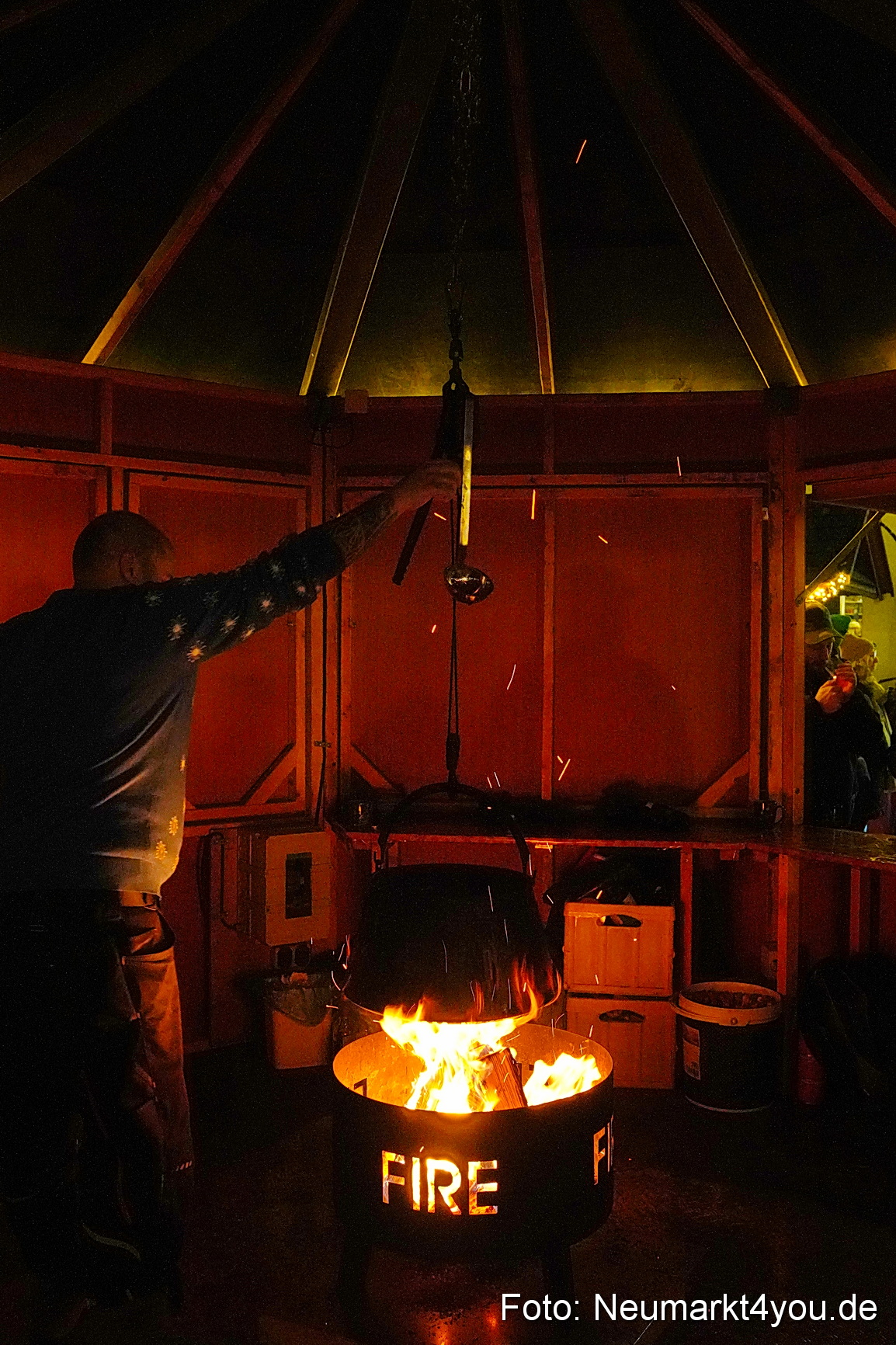 Weihnachtsmarkt Neumarkt Eroeffnung 0072
