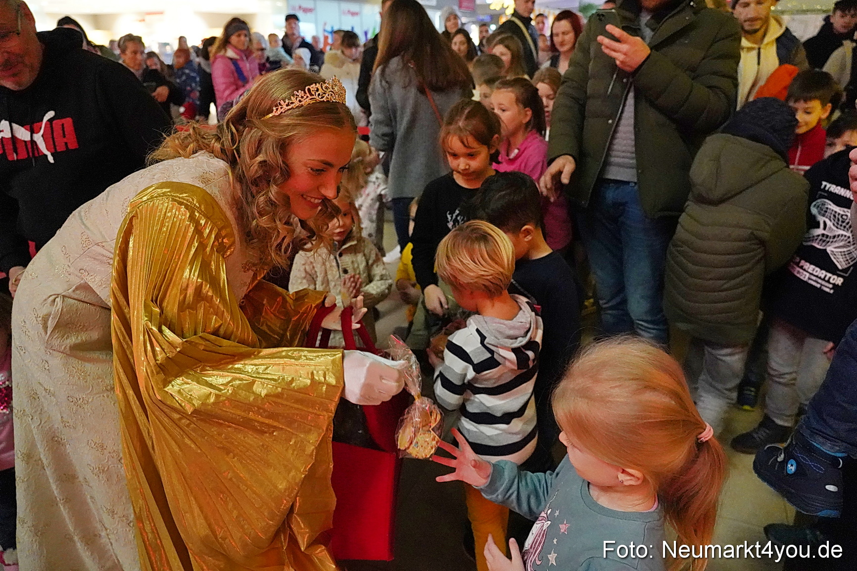 Lights on NeuerMarkt 211122 0004
