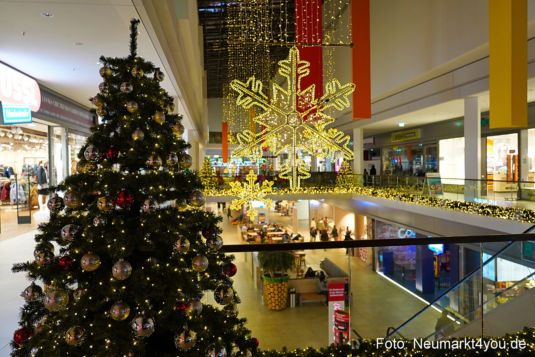 Lights on NeuerMarkt 211122 0007
