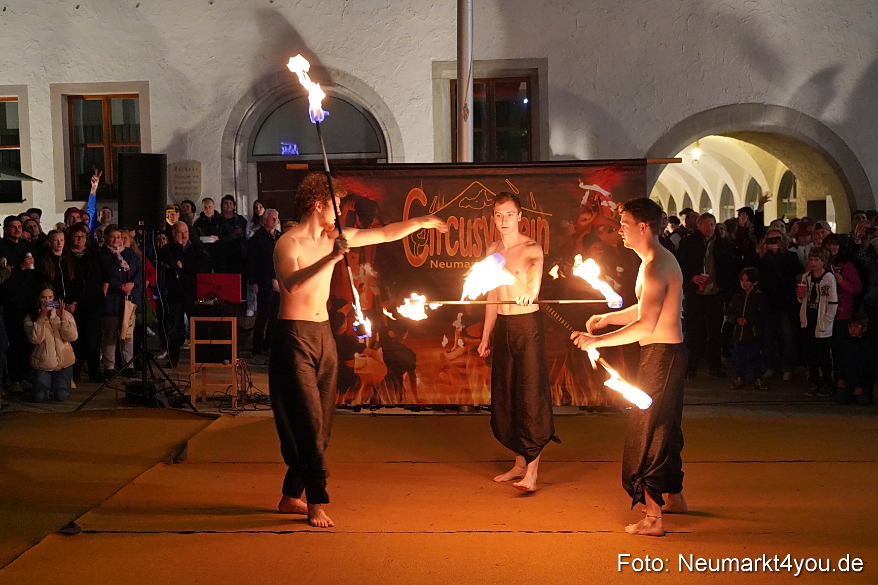 Feuershow Rathausplatz Nacht der Sinne 2022 0003