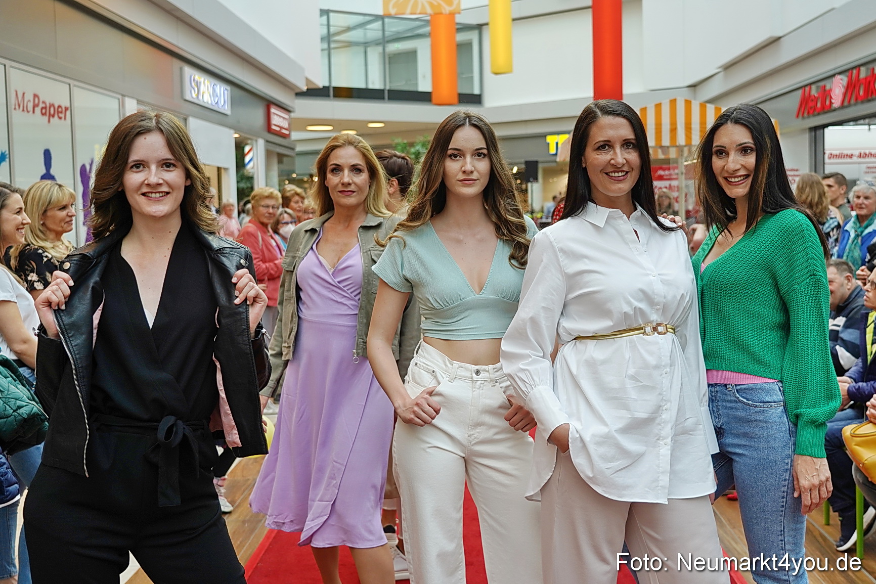 Modenschau Neuer Markt Nacht der Sinne 2022 0001