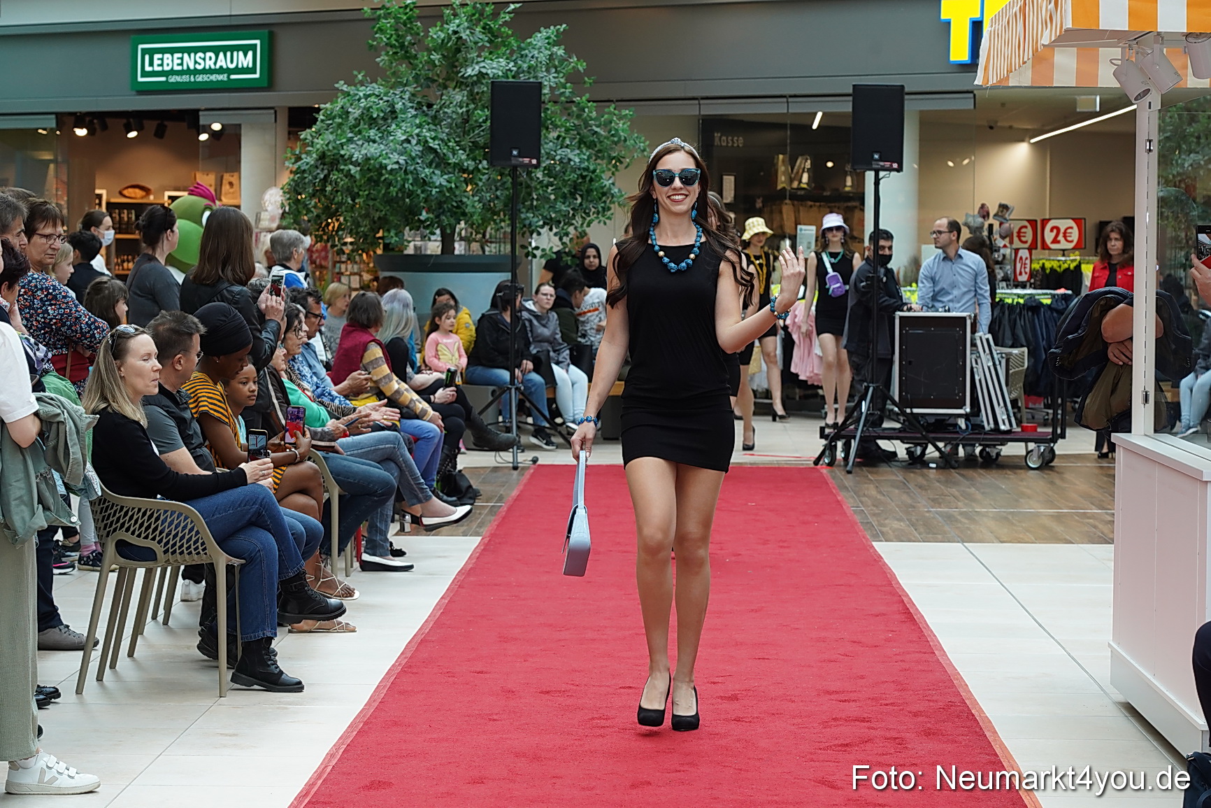 Modenschau Neuer Markt Nacht der Sinne 2022 0002