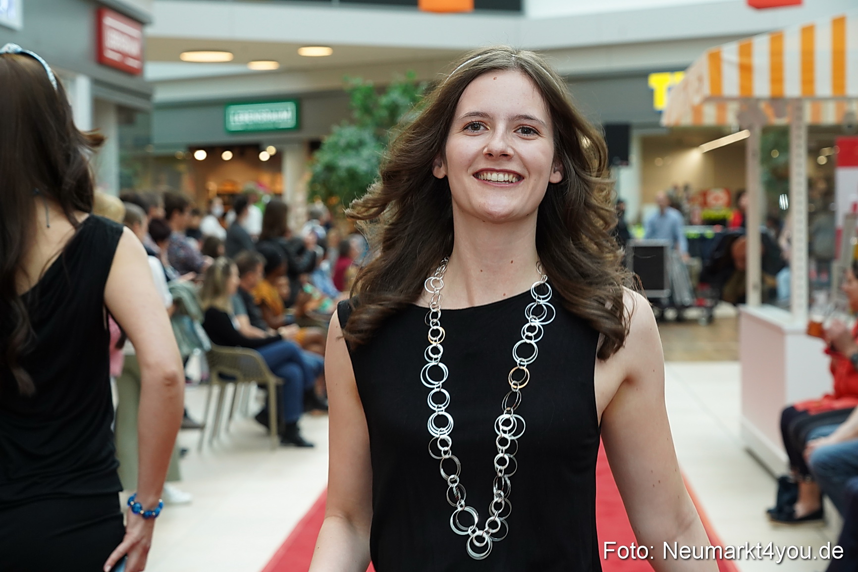 Modenschau Neuer Markt Nacht der Sinne 2022 0004