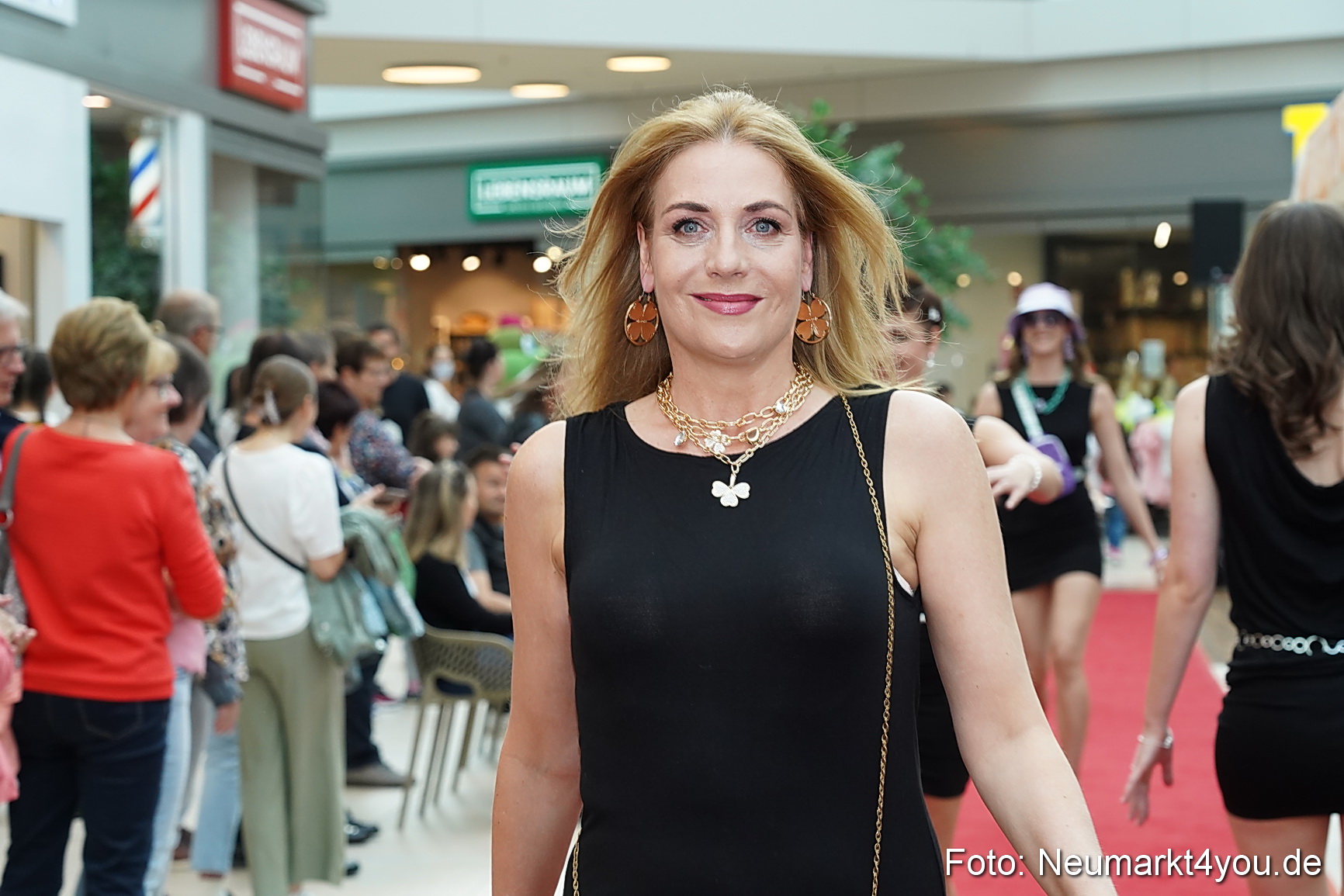 Modenschau Neuer Markt Nacht der Sinne 2022 0005