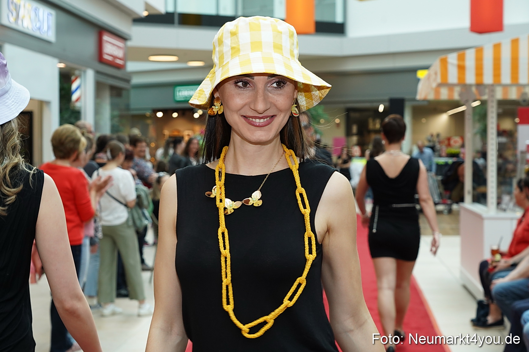 Modenschau Neuer Markt Nacht der Sinne 2022 0007