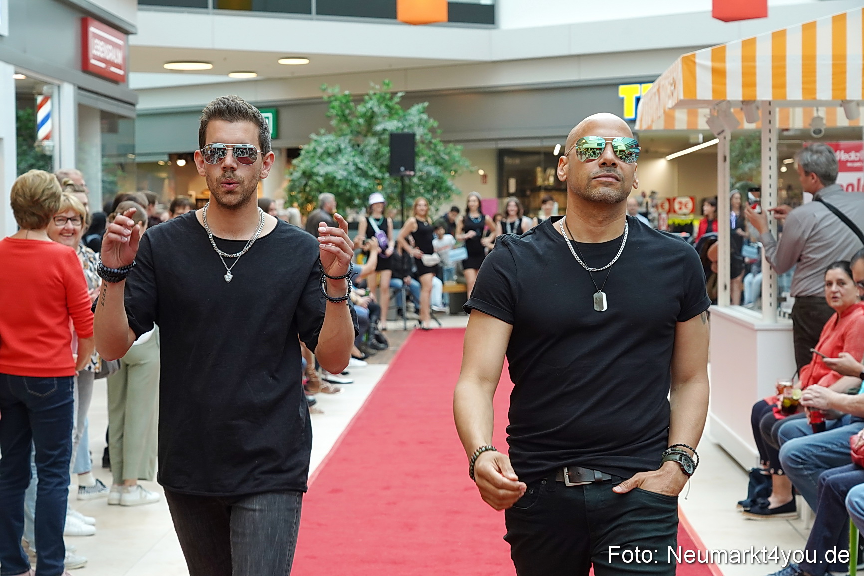 Modenschau Neuer Markt Nacht der Sinne 2022 0010