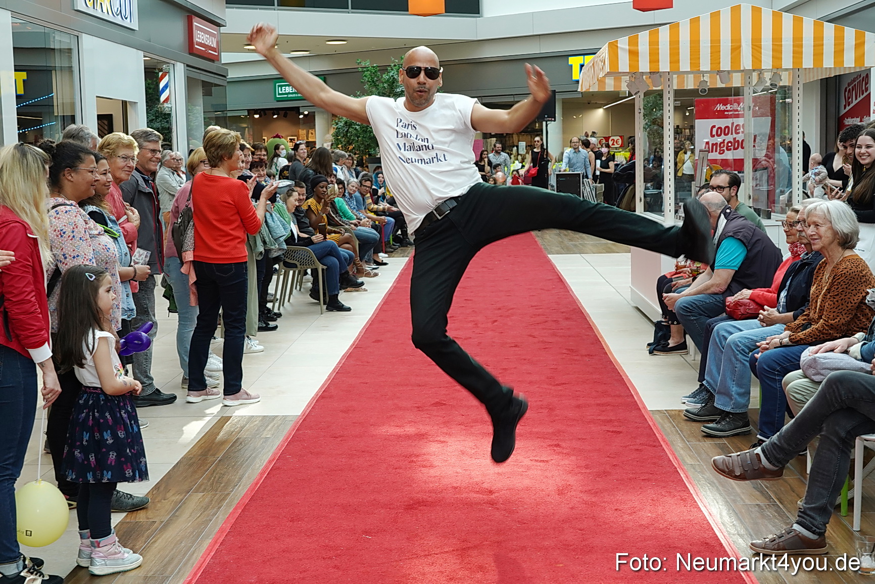 Modenschau Neuer Markt Nacht der Sinne 2022 0014