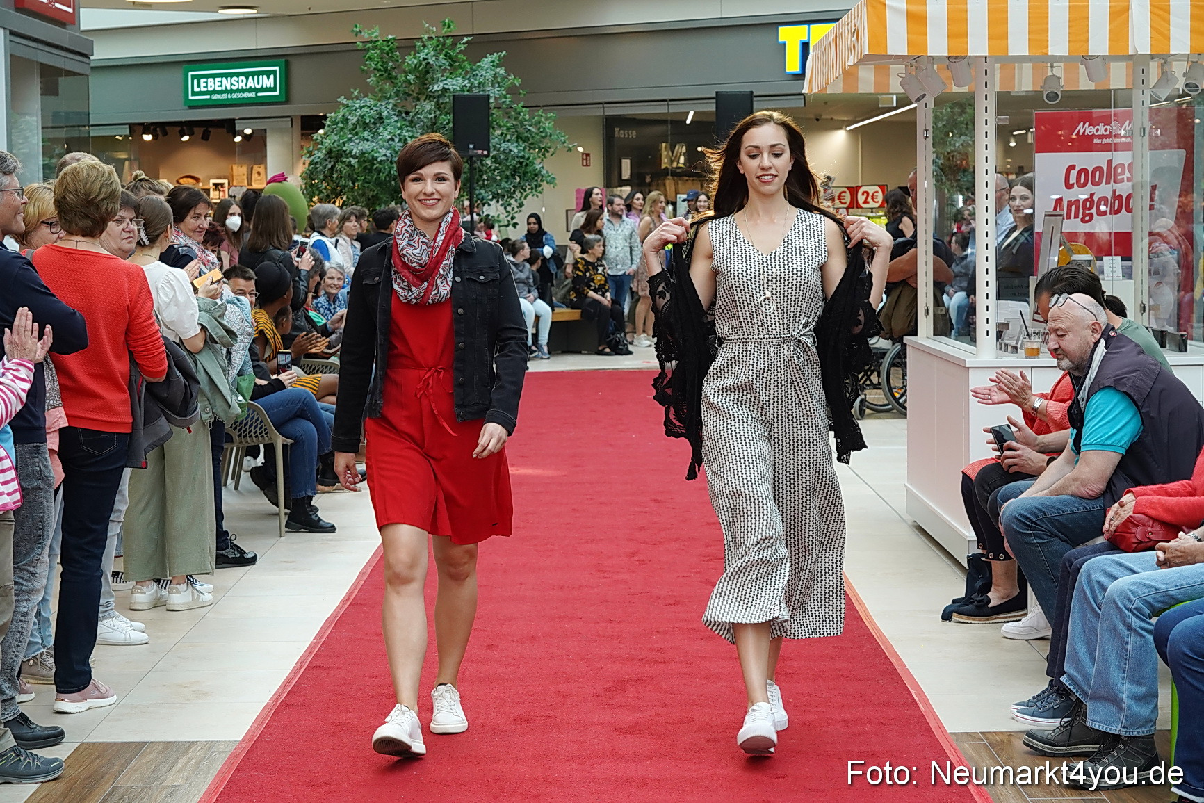 Modenschau Neuer Markt Nacht der Sinne 2022 0020