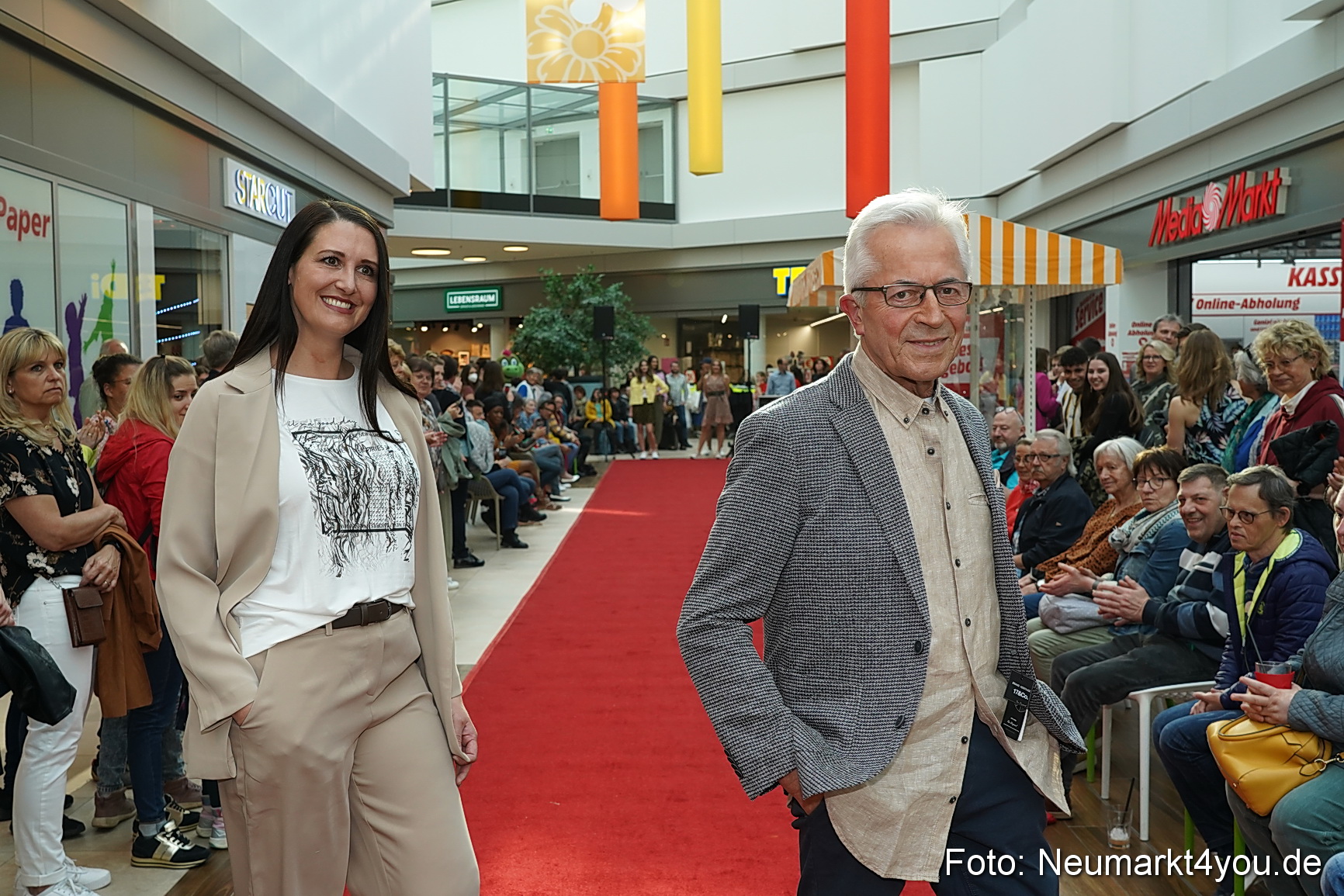 Modenschau Neuer Markt Nacht der Sinne 2022 0023