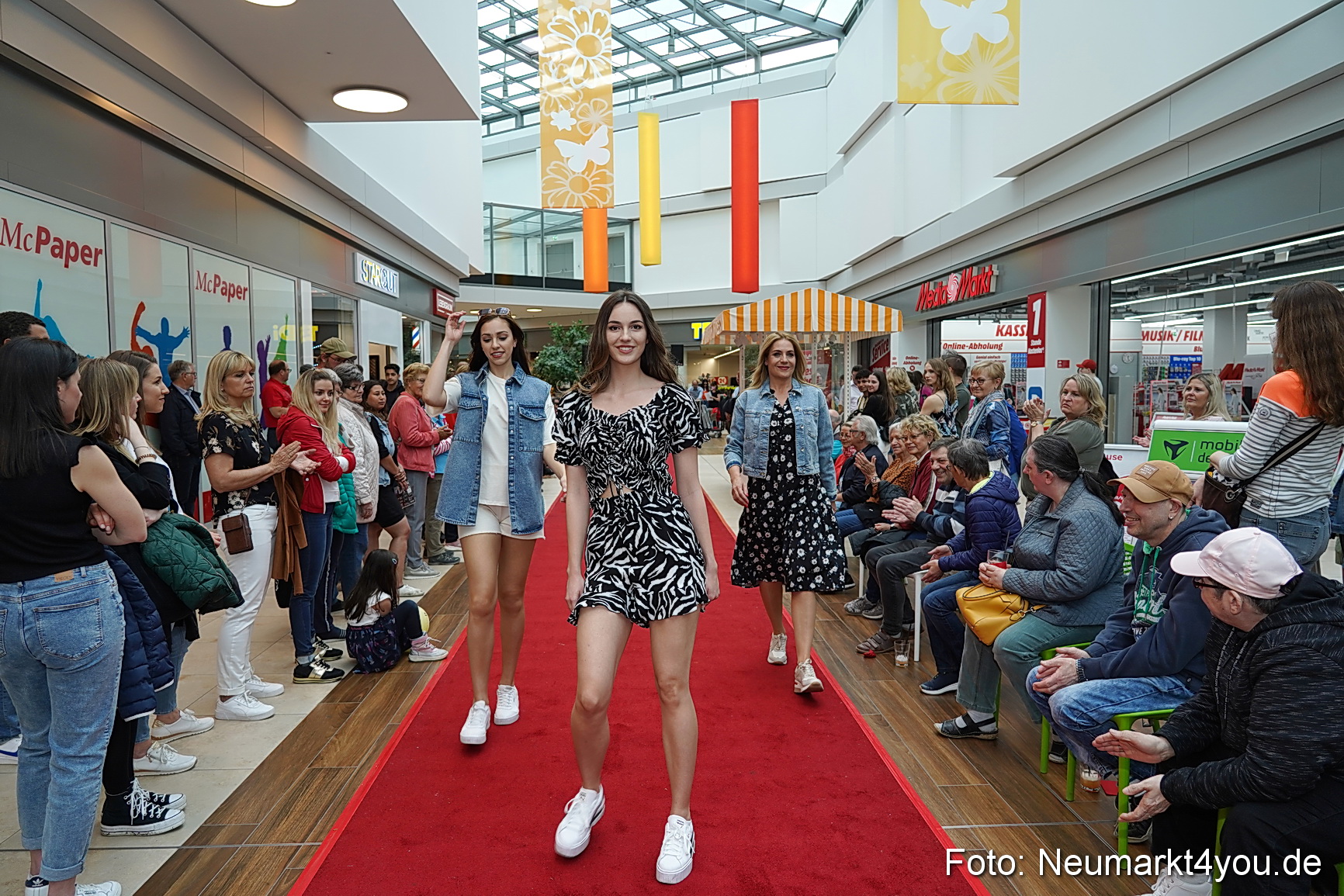 Modenschau Neuer Markt Nacht der Sinne 2022 0035