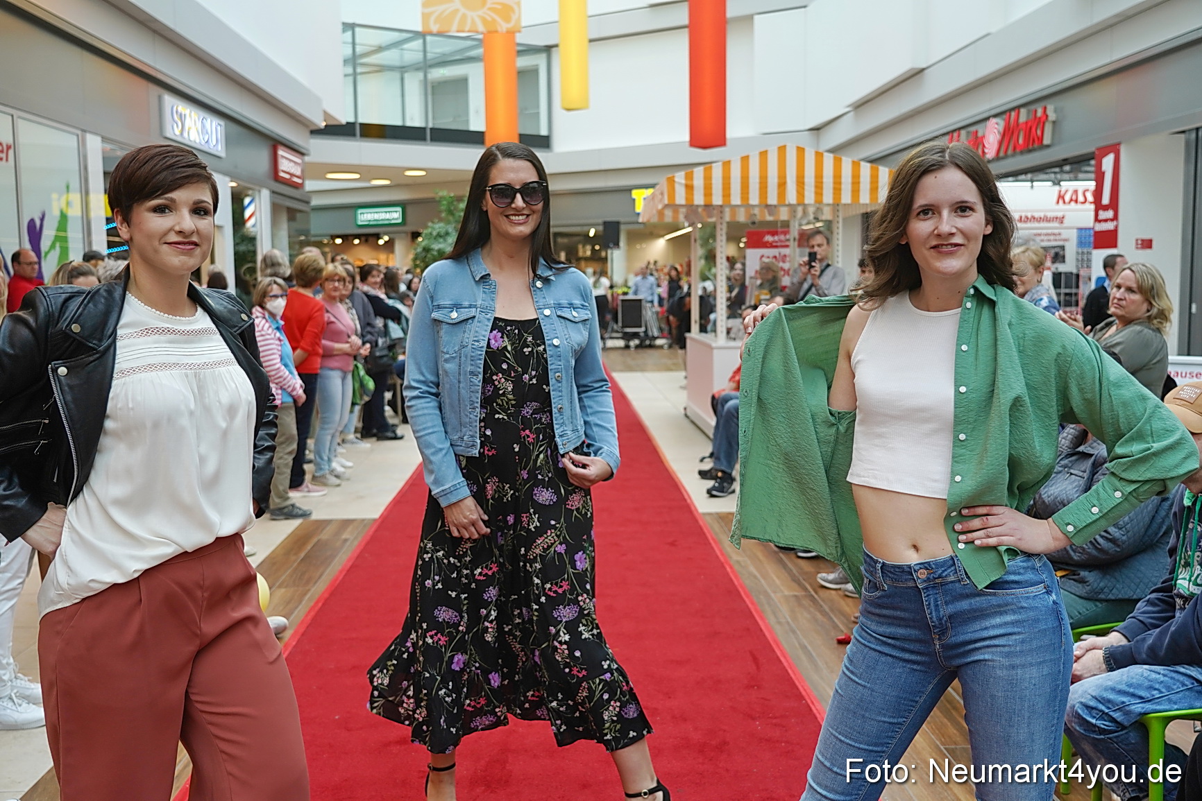 Modenschau Neuer Markt Nacht der Sinne 2022 0039