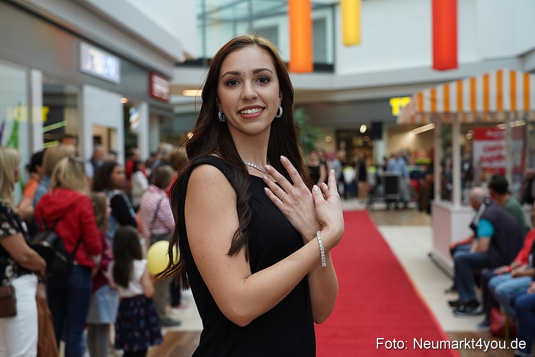 Modenschau Neuer Markt Nacht der Sinne 2022 0042