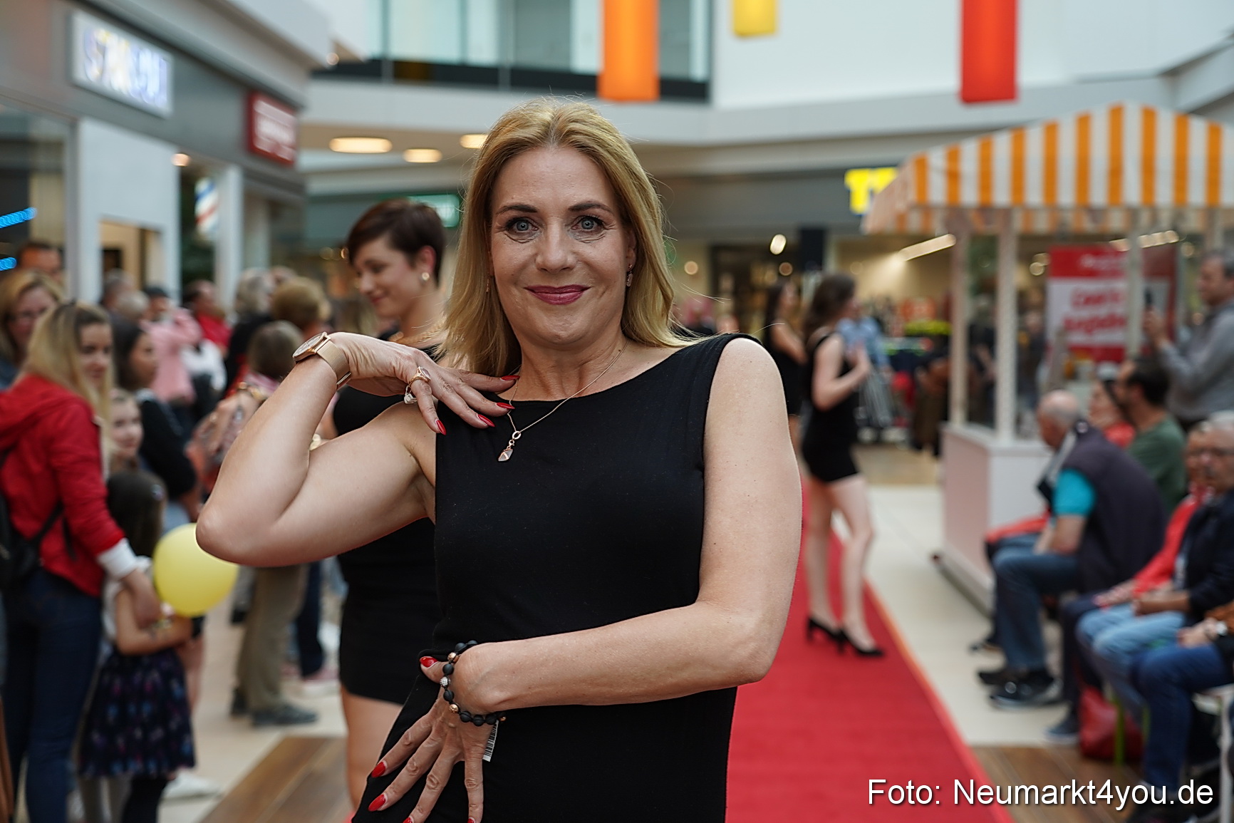 Modenschau Neuer Markt Nacht der Sinne 2022 0044