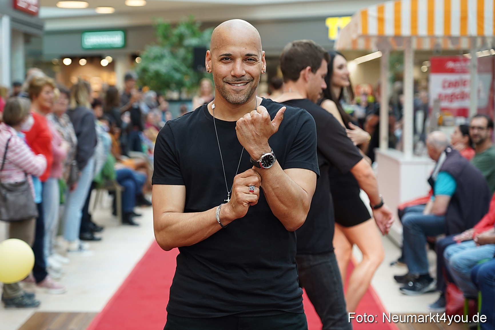 Modenschau Neuer Markt Nacht der Sinne 2022 0049