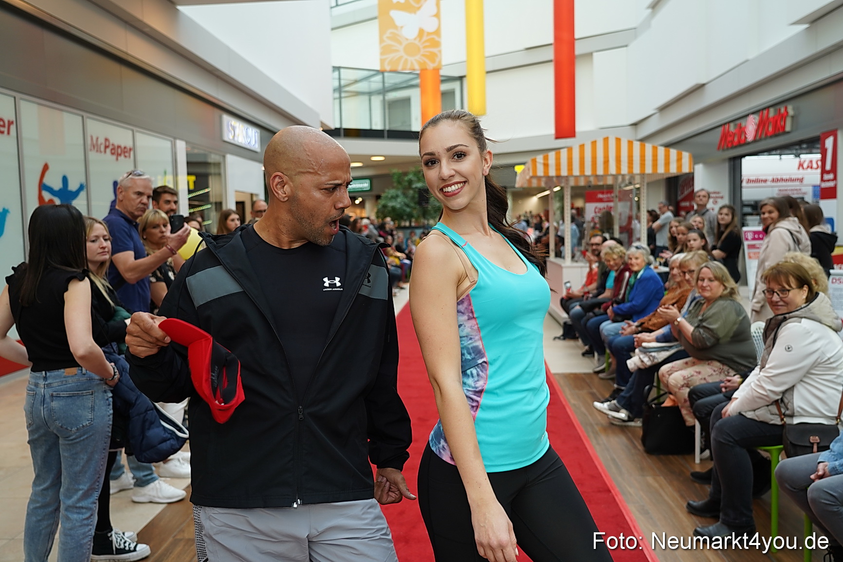 Modenschau Neuer Markt Nacht der Sinne 2022 0055