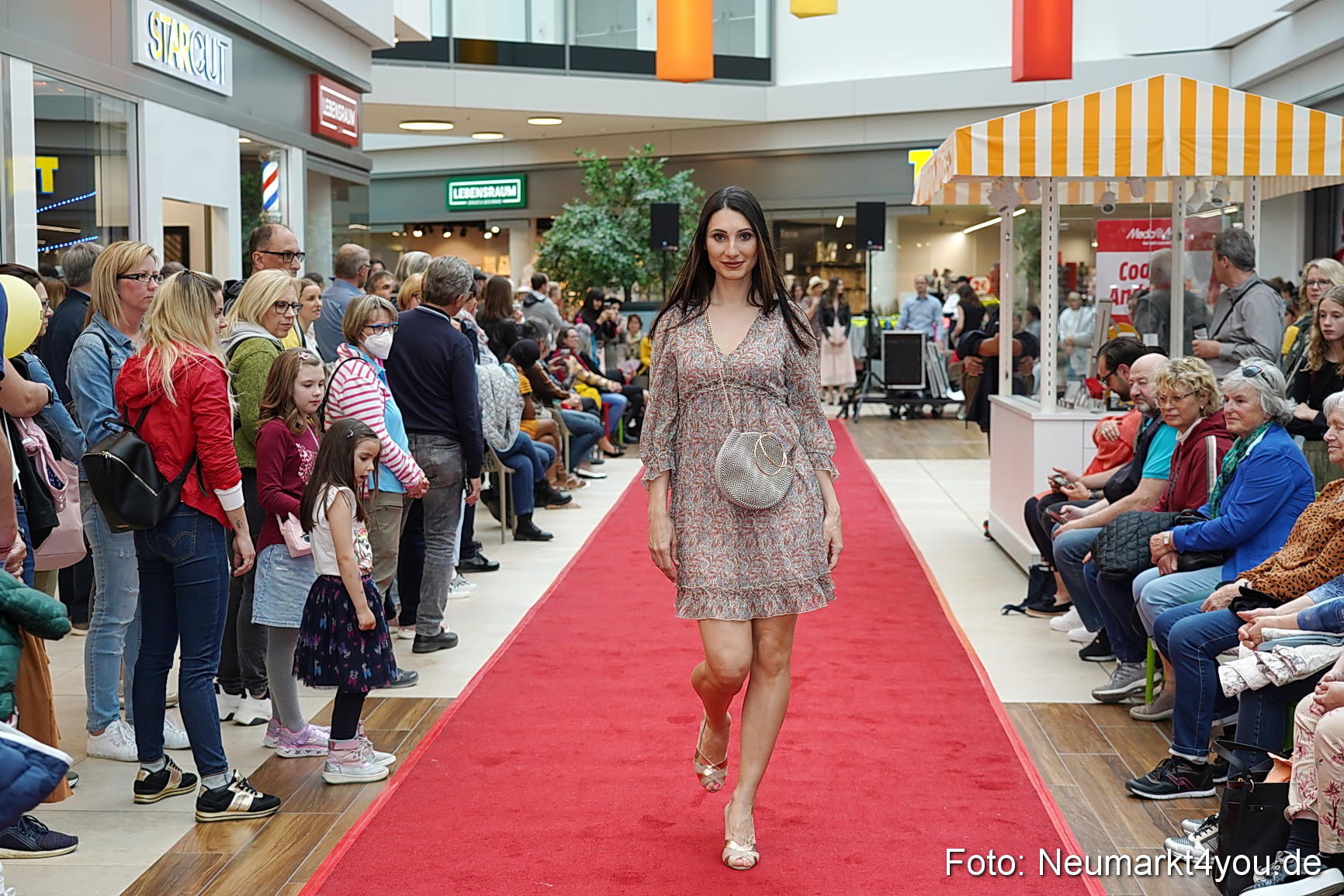 Modenschau Neuer Markt Nacht der Sinne 2022 0060