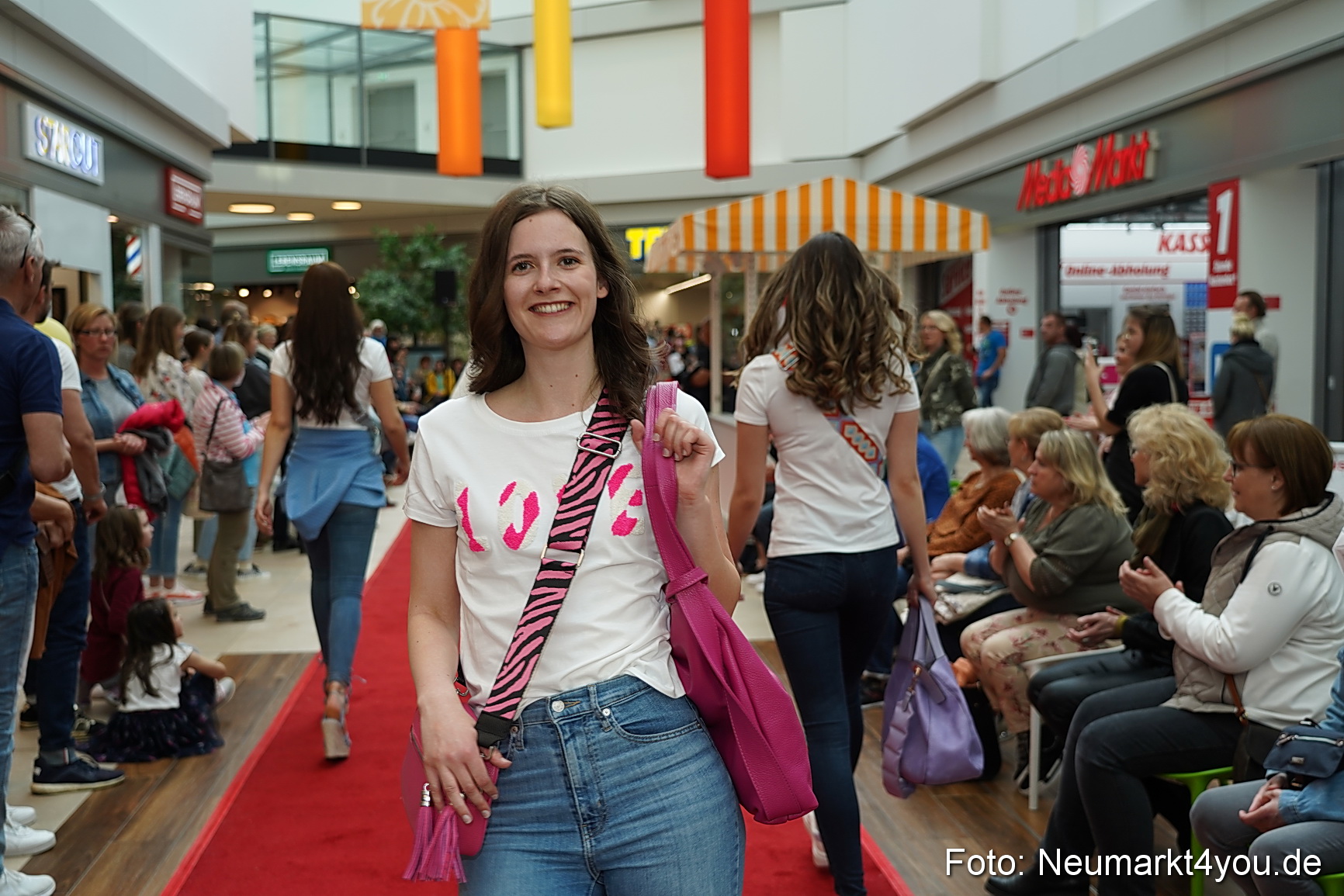 Modenschau Neuer Markt Nacht der Sinne 2022 0070