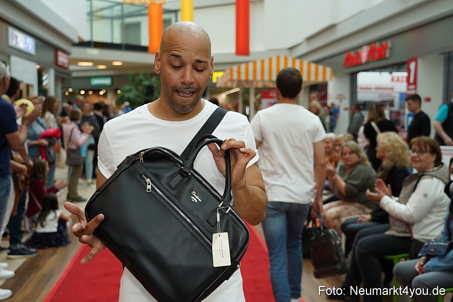 Modenschau Neuer Markt Nacht der Sinne 2022 0072