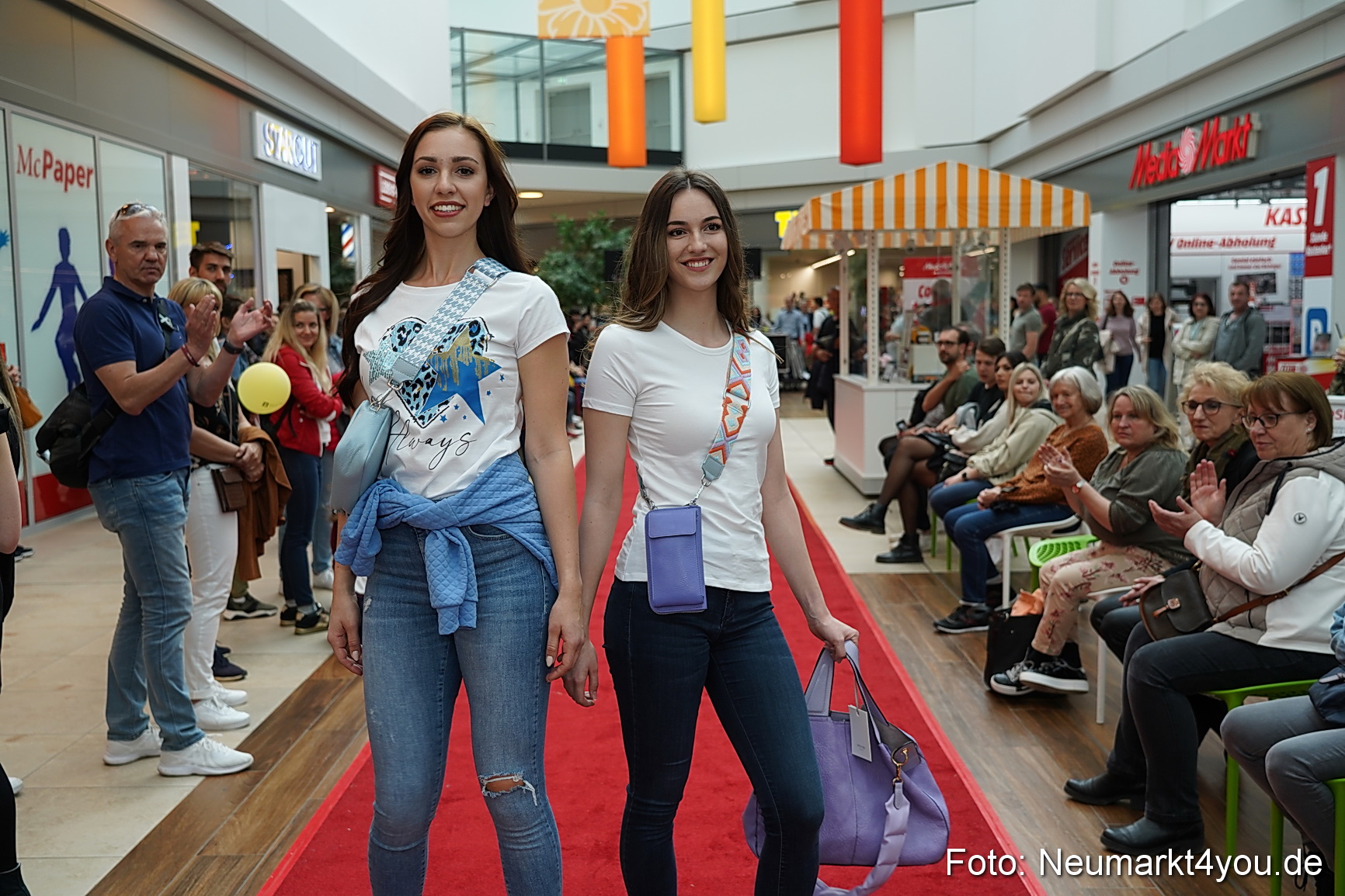 Modenschau Neuer Markt Nacht der Sinne 2022 0075