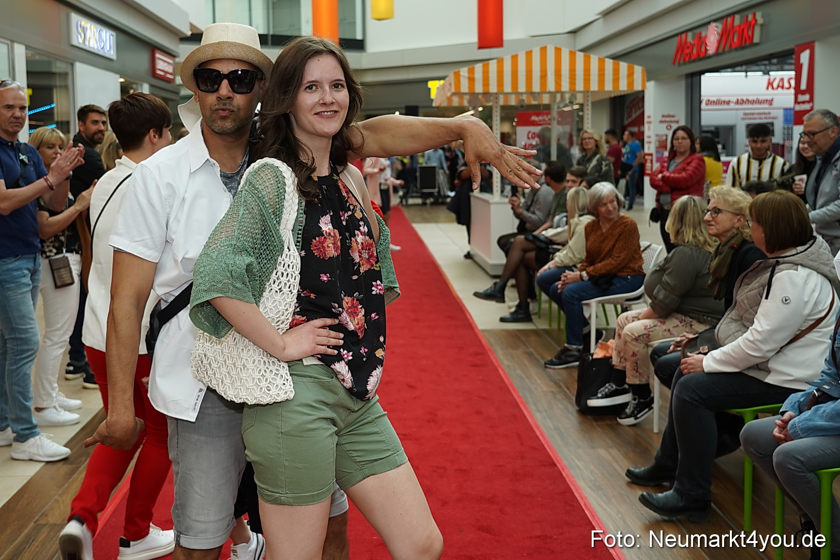 Modenschau Neuer Markt Nacht der Sinne 2022 0078