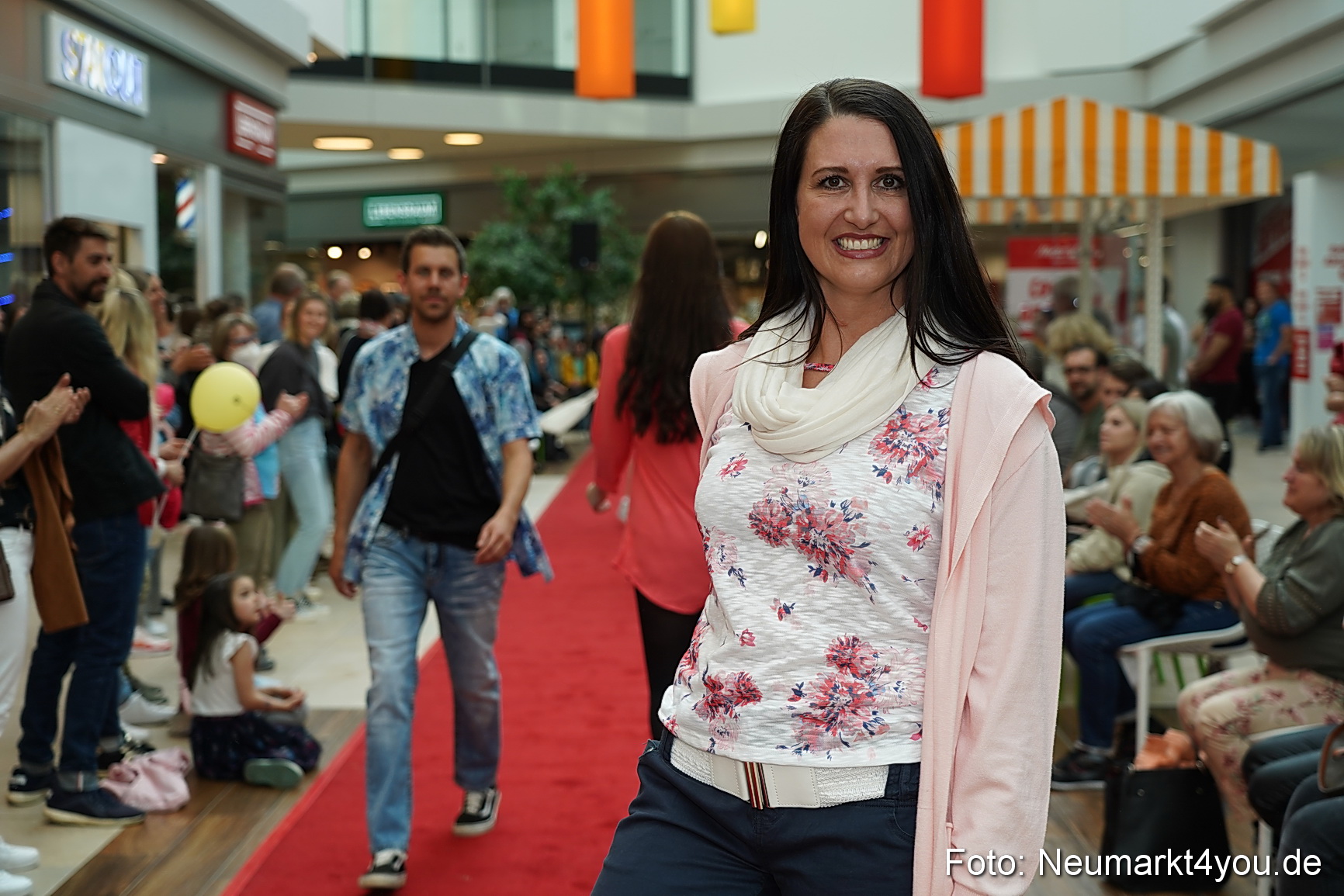 Modenschau Neuer Markt Nacht der Sinne 2022 0080