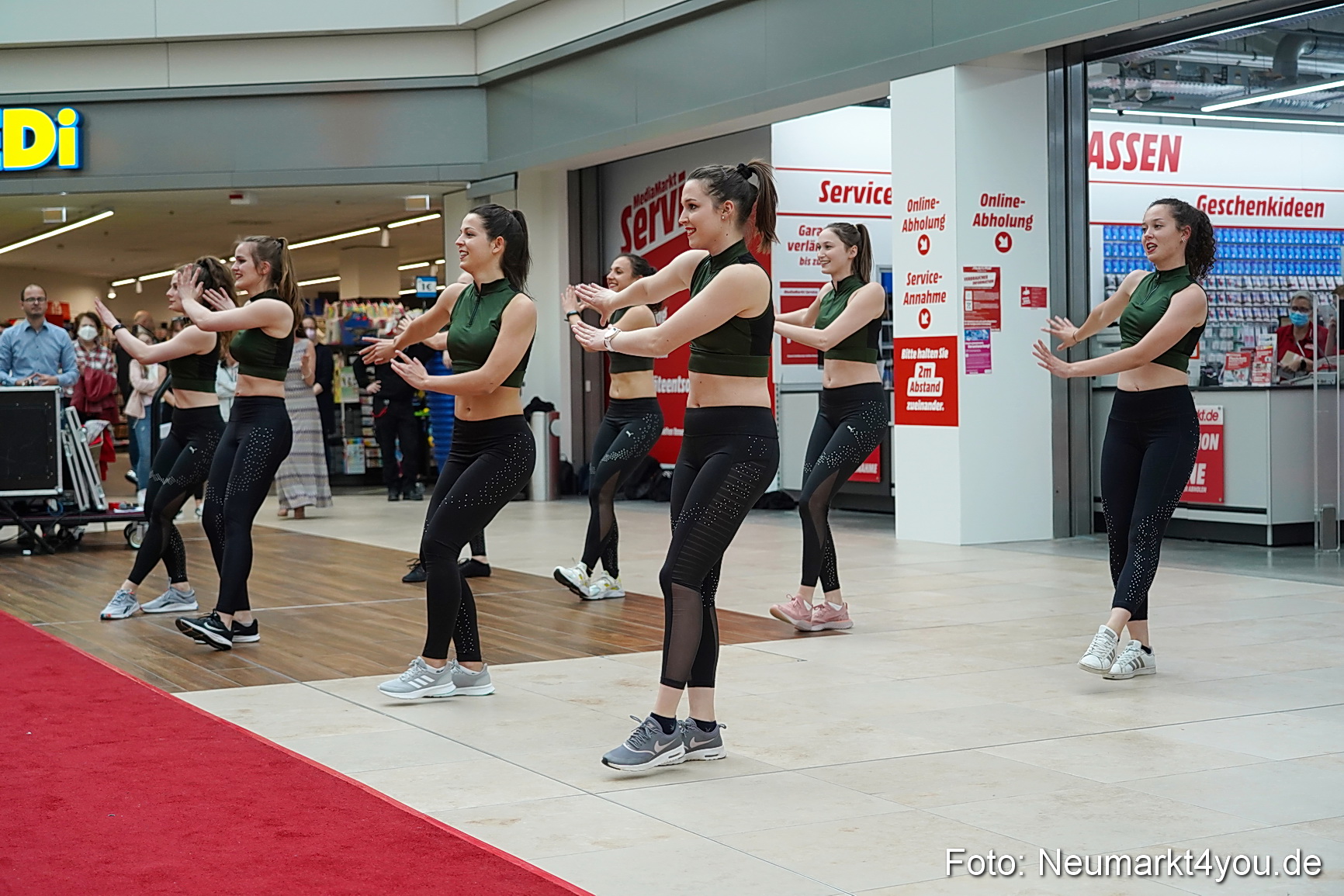 Modenschau Neuer Markt Nacht der Sinne 2022 0094