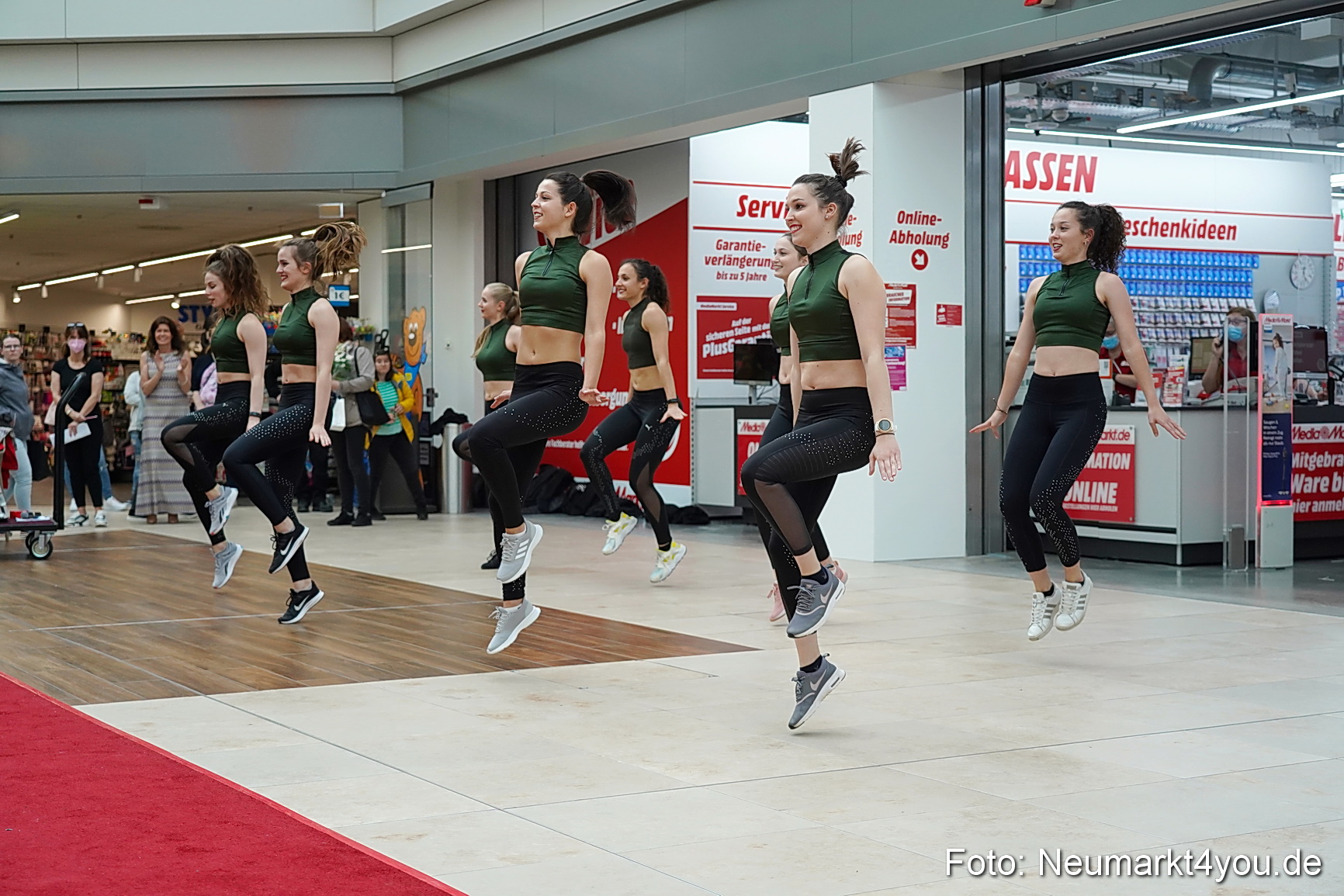 Modenschau Neuer Markt Nacht der Sinne 2022 0095