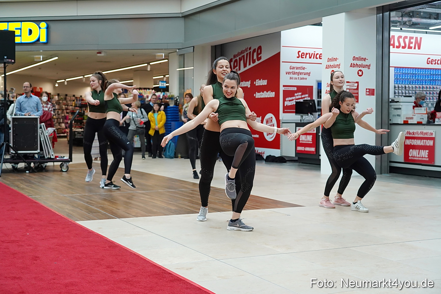 Modenschau Neuer Markt Nacht der Sinne 2022 0096
