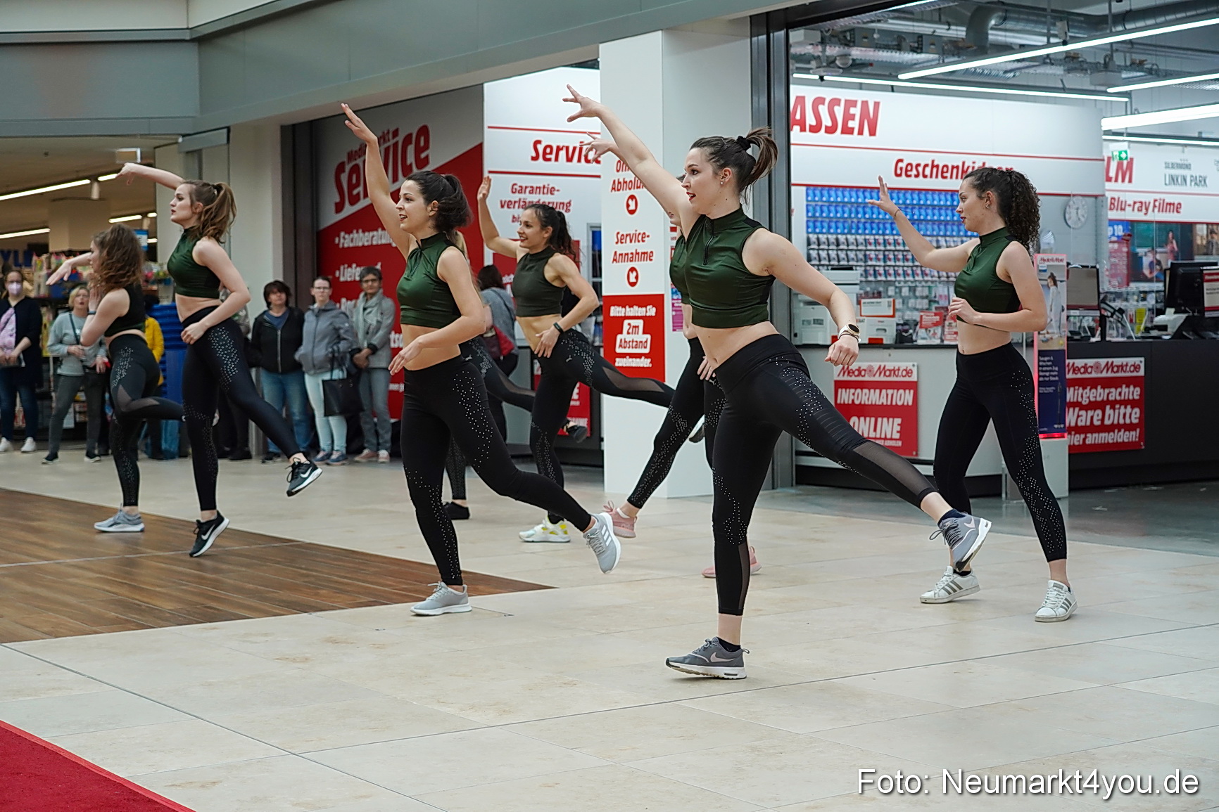 Modenschau Neuer Markt Nacht der Sinne 2022 0097