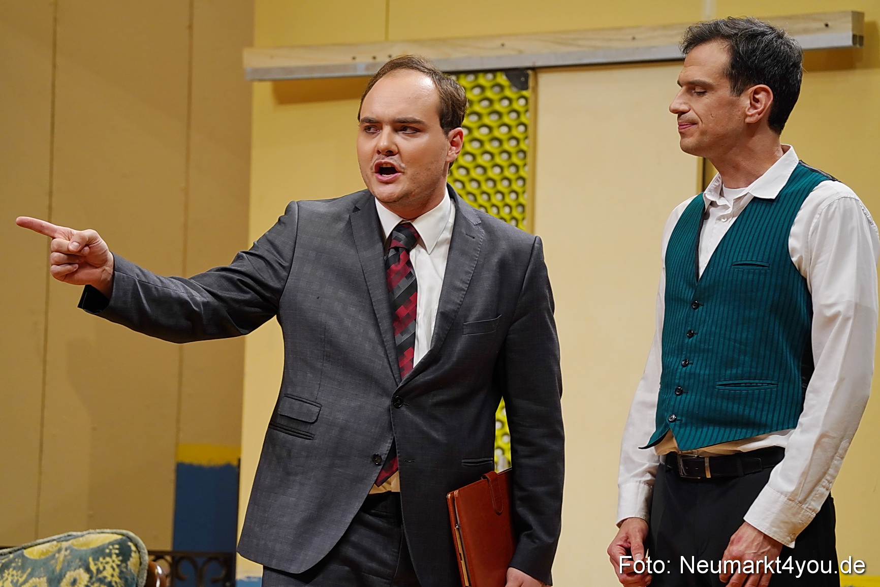 Wer ist im Bett mit dem Buttler 291222 0054