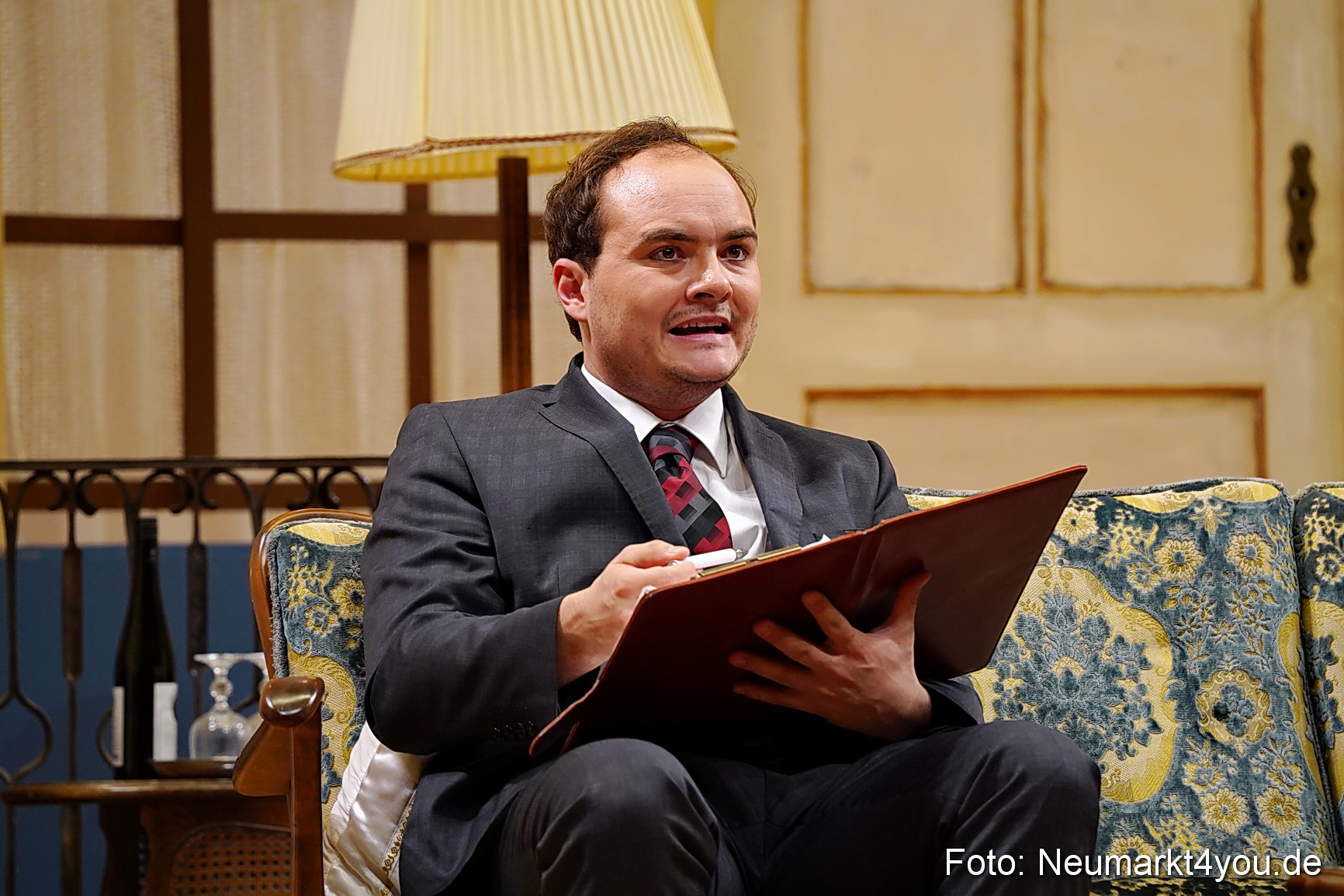 Wer ist im Bett mit dem Buttler 291222 0060