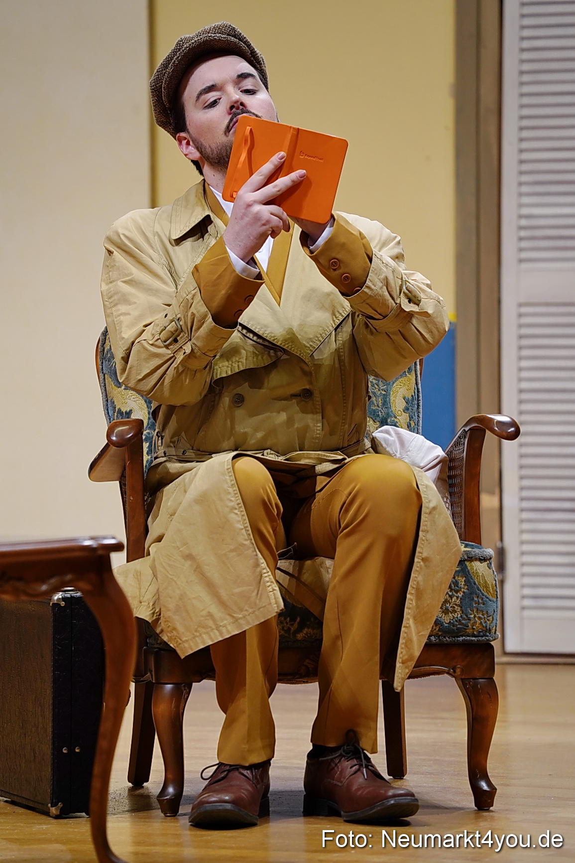 Wer ist im Bett mit dem Buttler 291222 0063