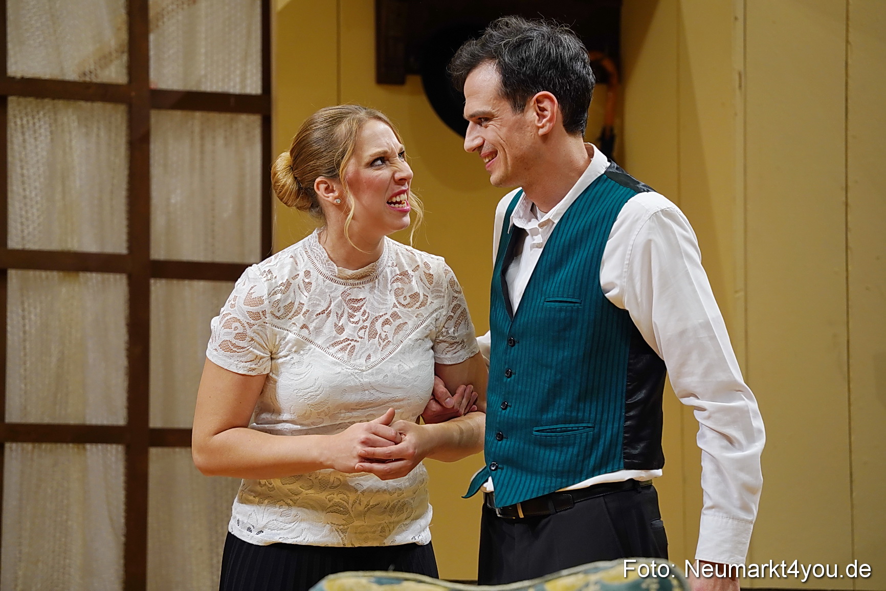 Wer ist im Bett mit dem Buttler 291222 0069