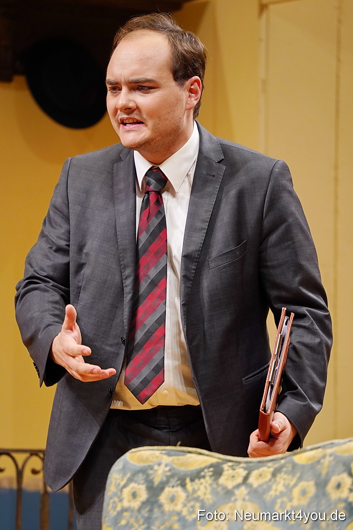 Wer ist im Bett mit dem Buttler 291222 0079