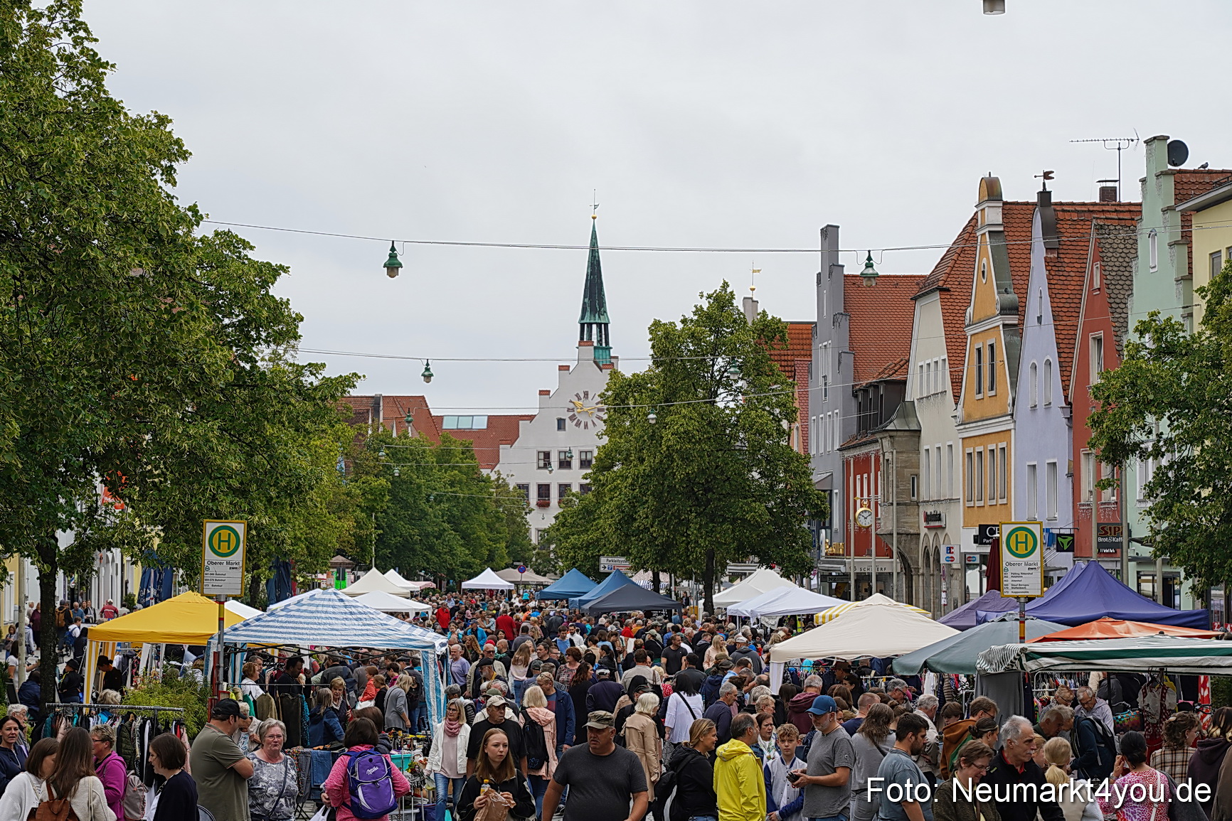Altstadtflohmarkt Neumarkt 2023 0002