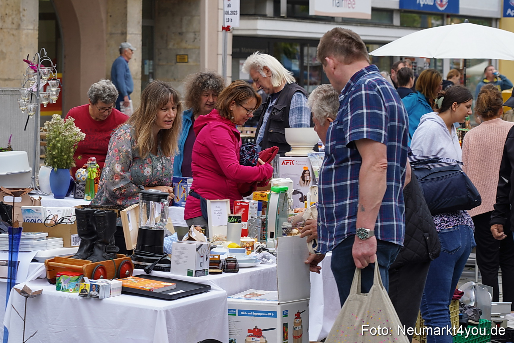 Altstadtflohmarkt Neumarkt 2023 0009