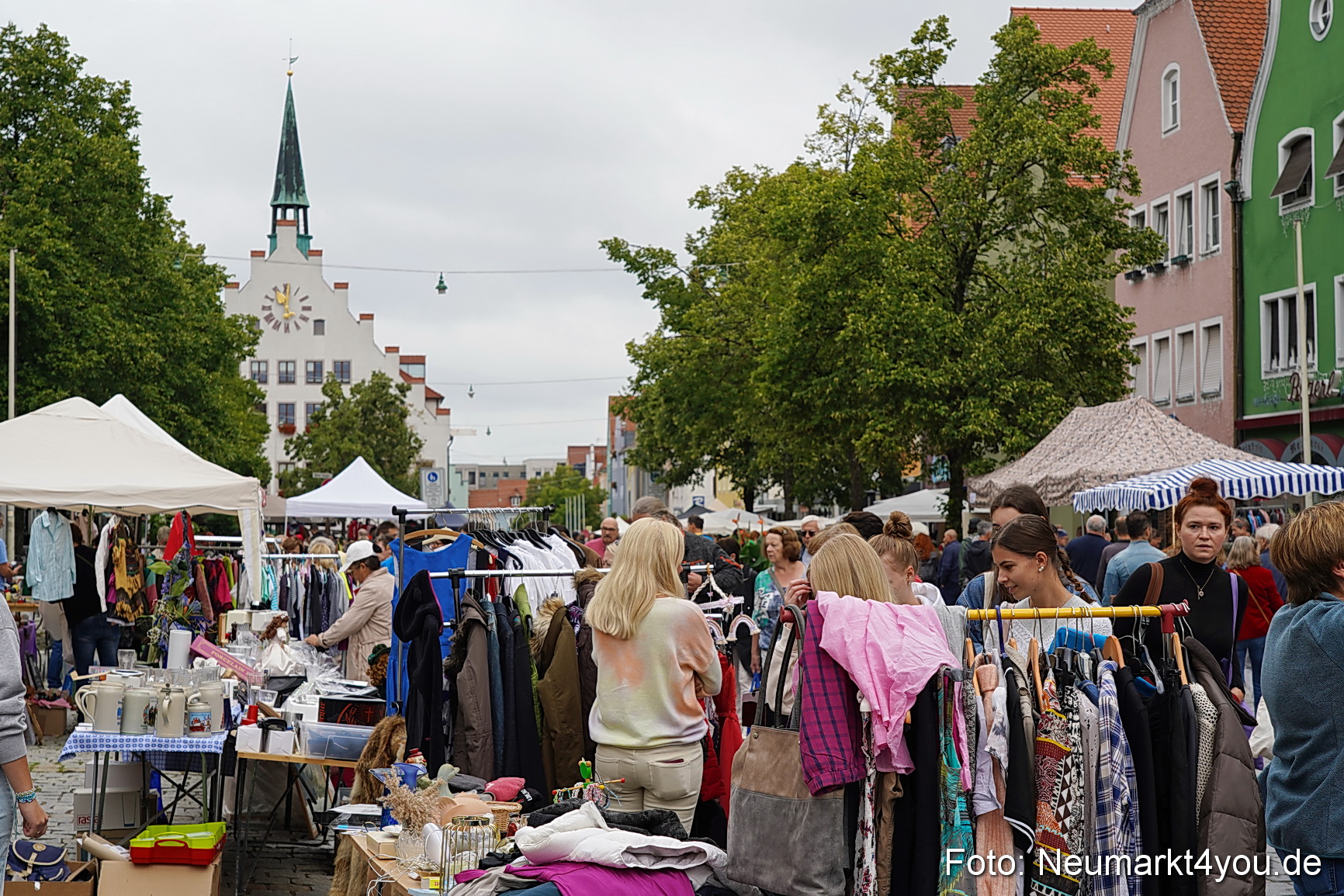 Altstadtflohmarkt Neumarkt 2023 0024
