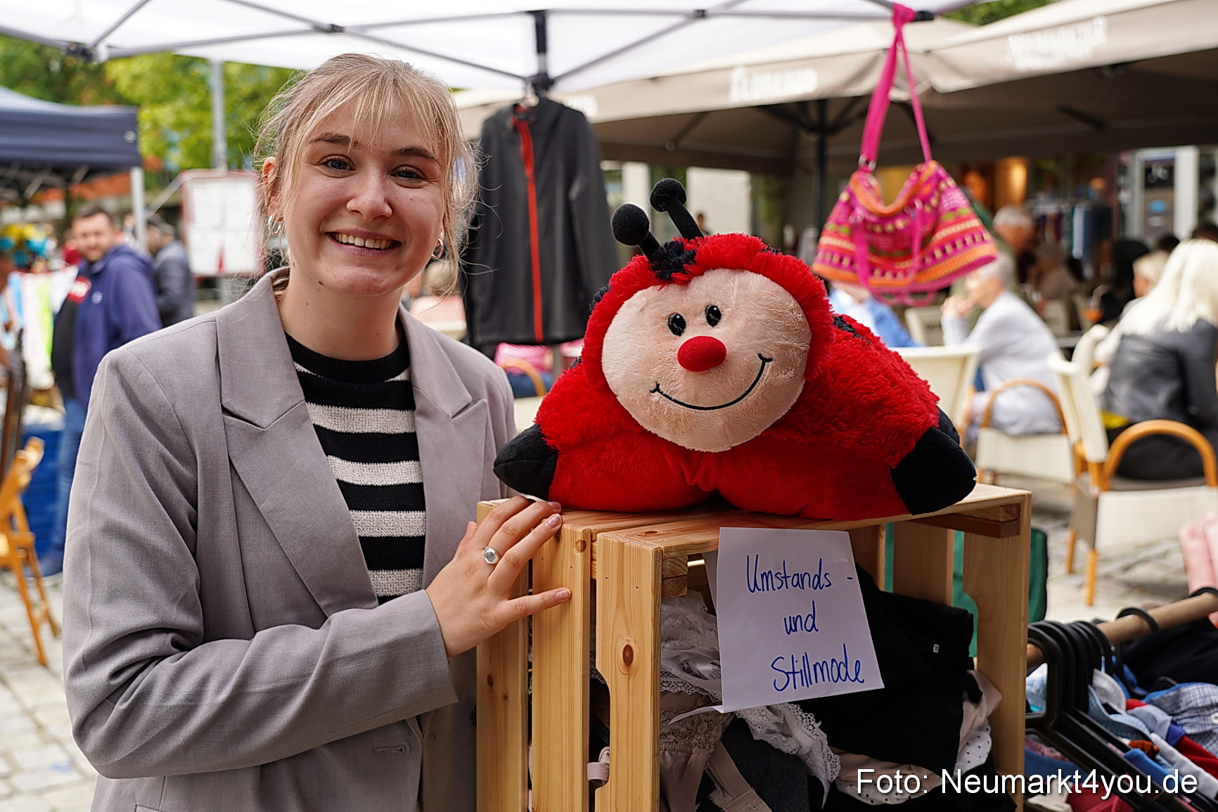 Altstadtflohmarkt Neumarkt 2023 0031