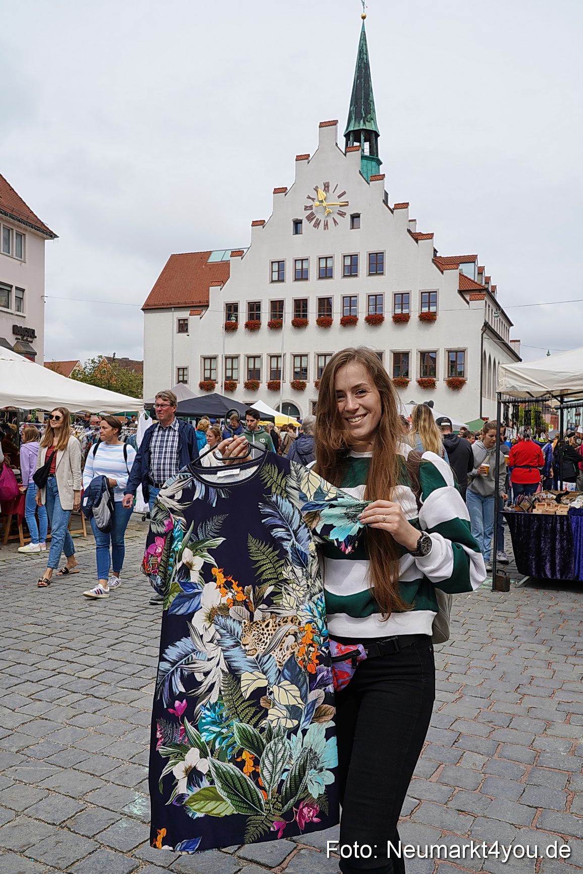 Altstadtflohmarkt Neumarkt 2023 0033