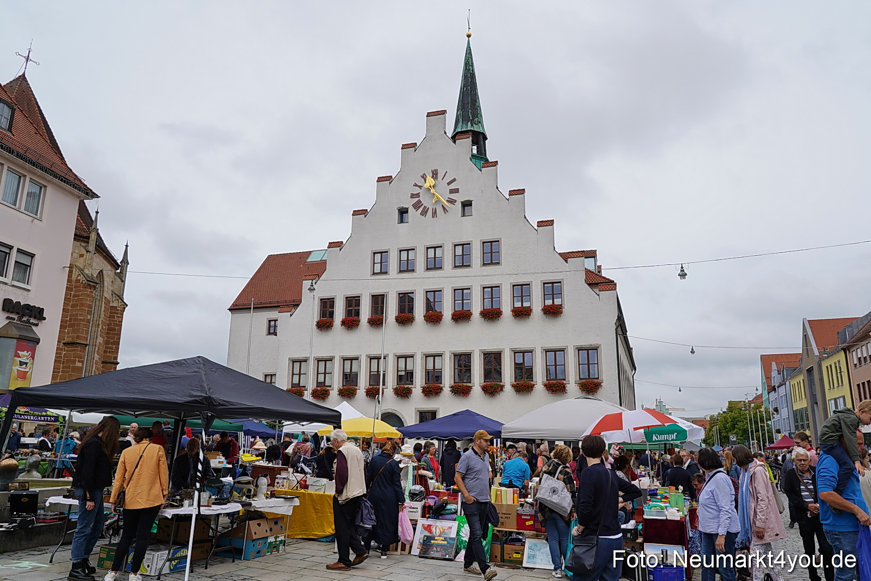 Altstadtflohmarkt Neumarkt 2023 0036